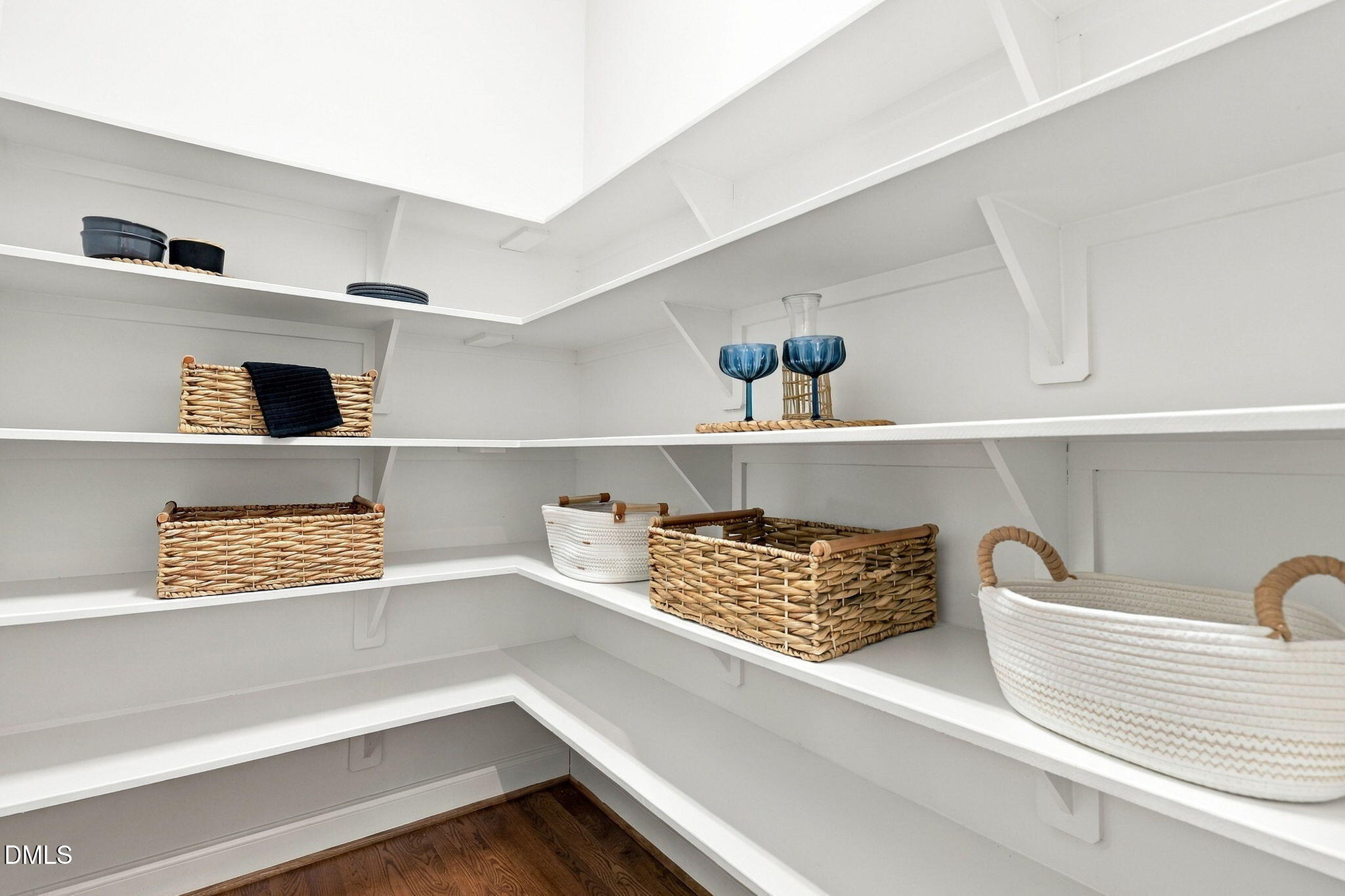 931 Regency Cottage Place Property Photo 6