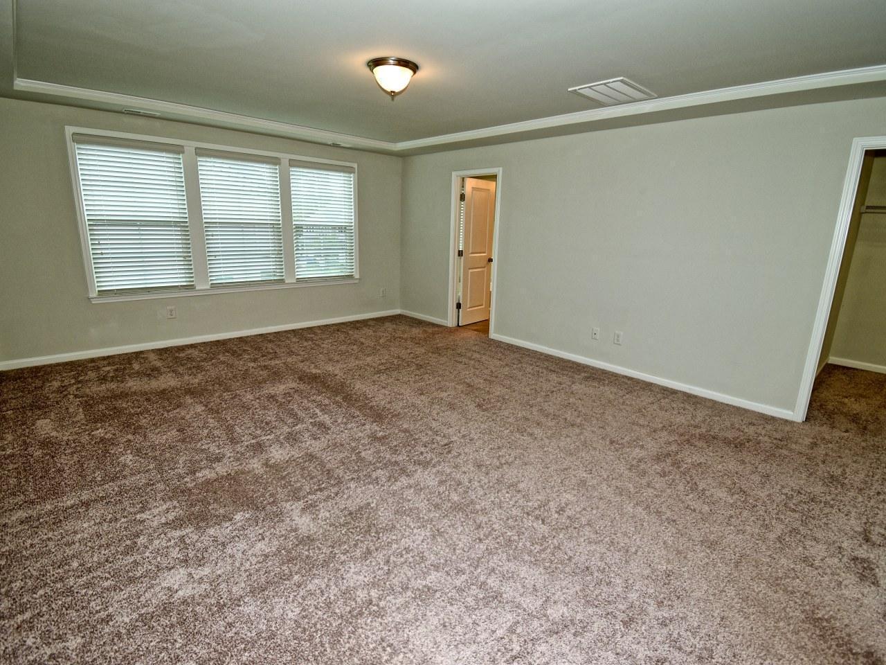 1425 Southpoint Trail Property Photo 12