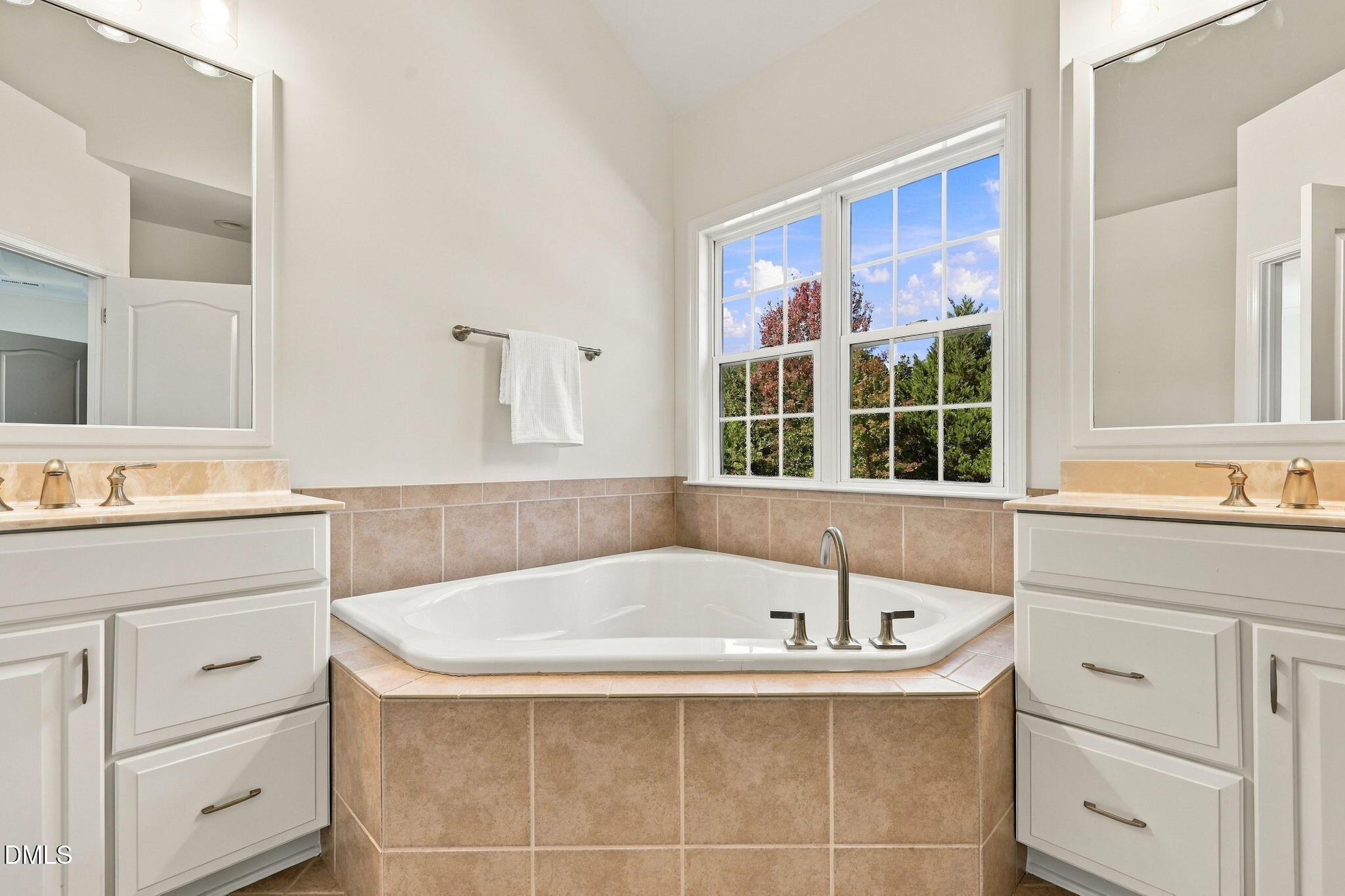 8 Eastcrest Court Property Photo 19