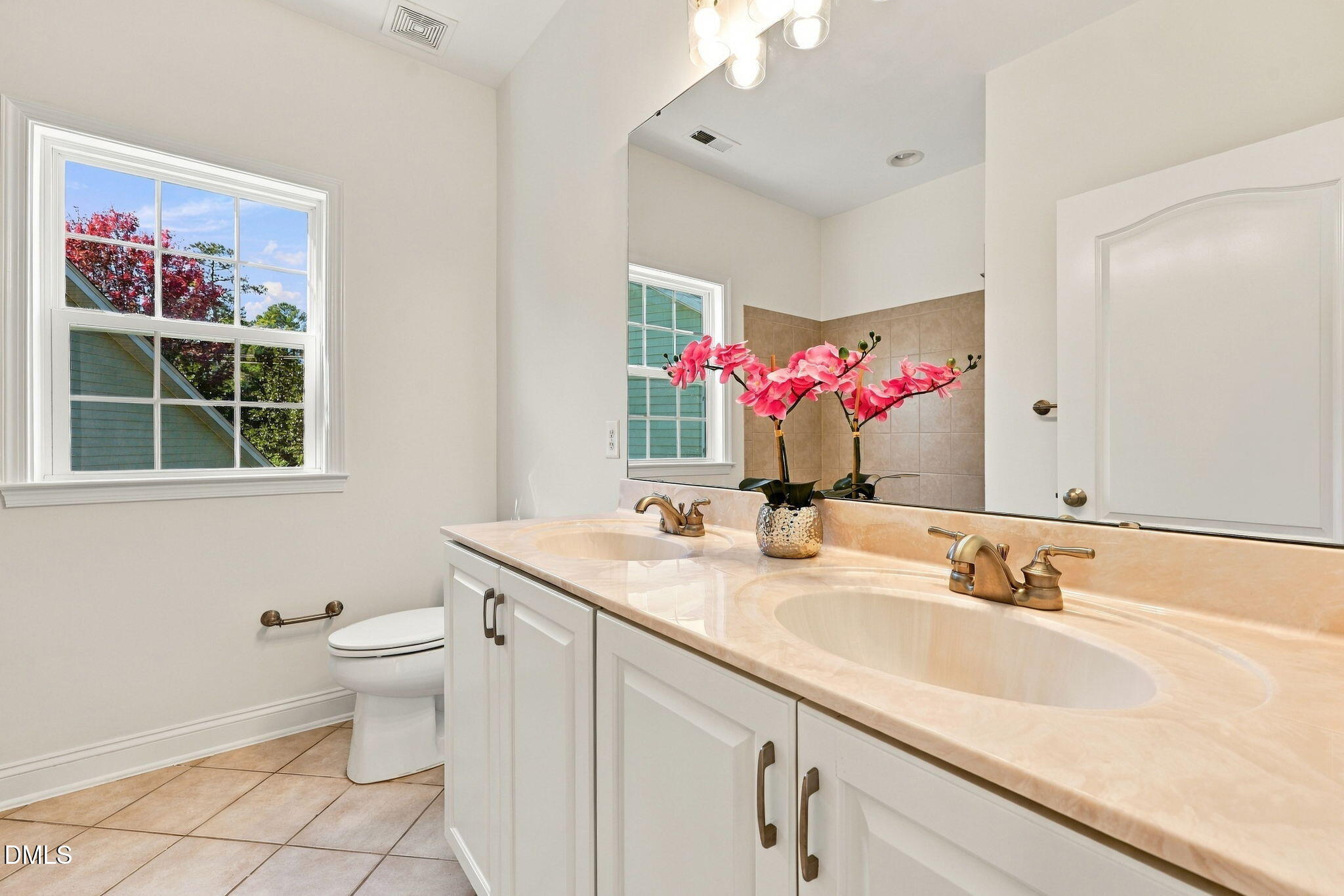 8 Eastcrest Court Property Photo 28