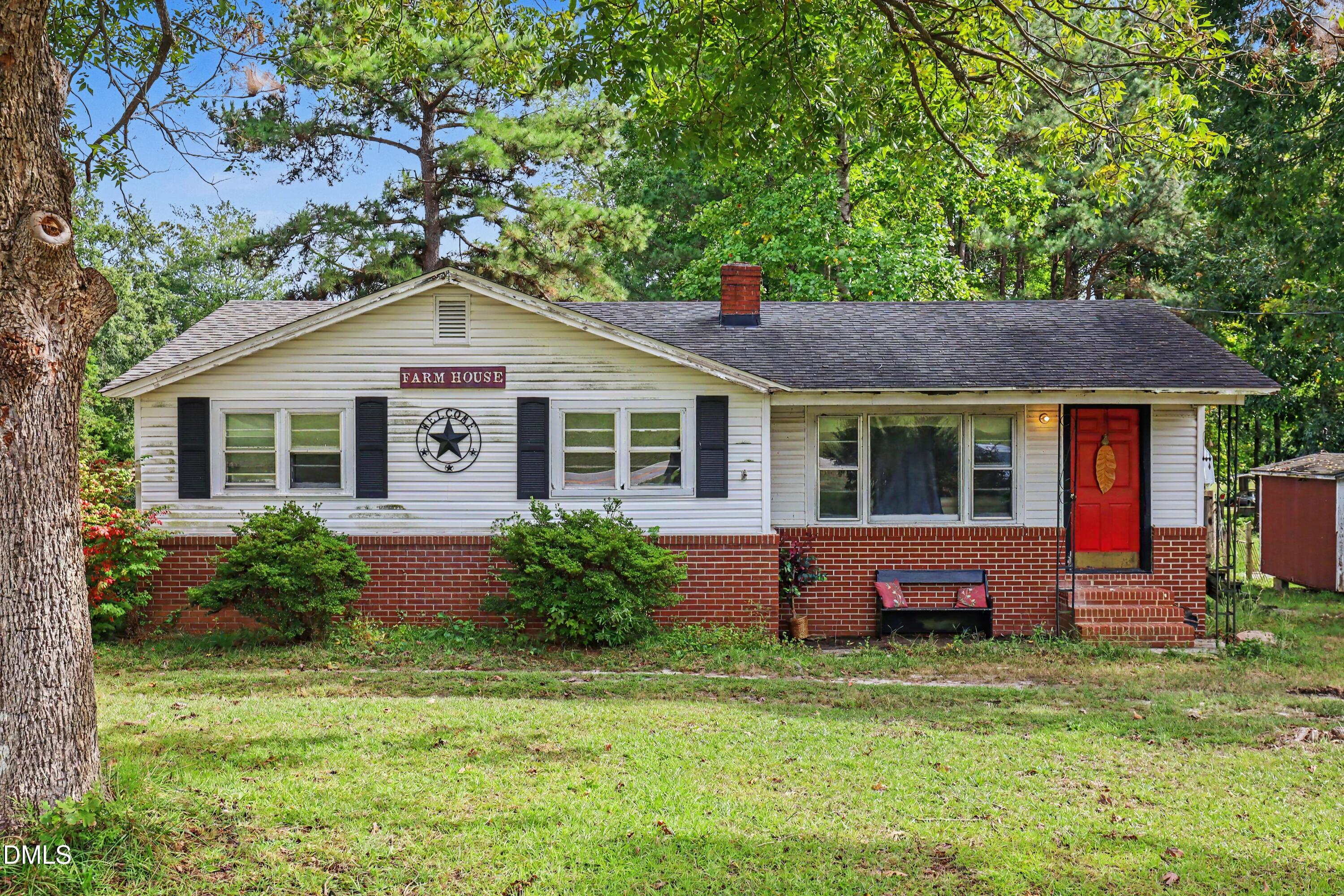 1056 White Level Road Property Photo 1