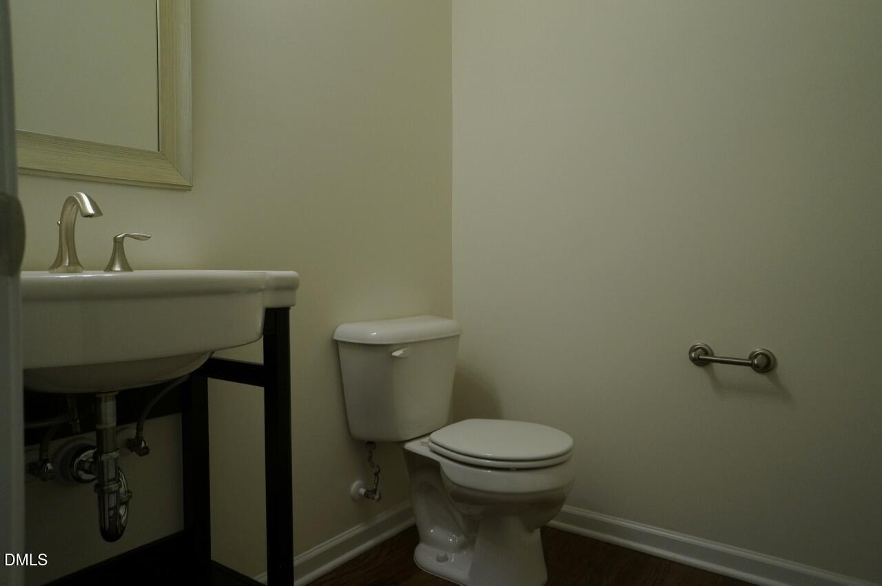 671 Lavenham Lane Property Photo 5