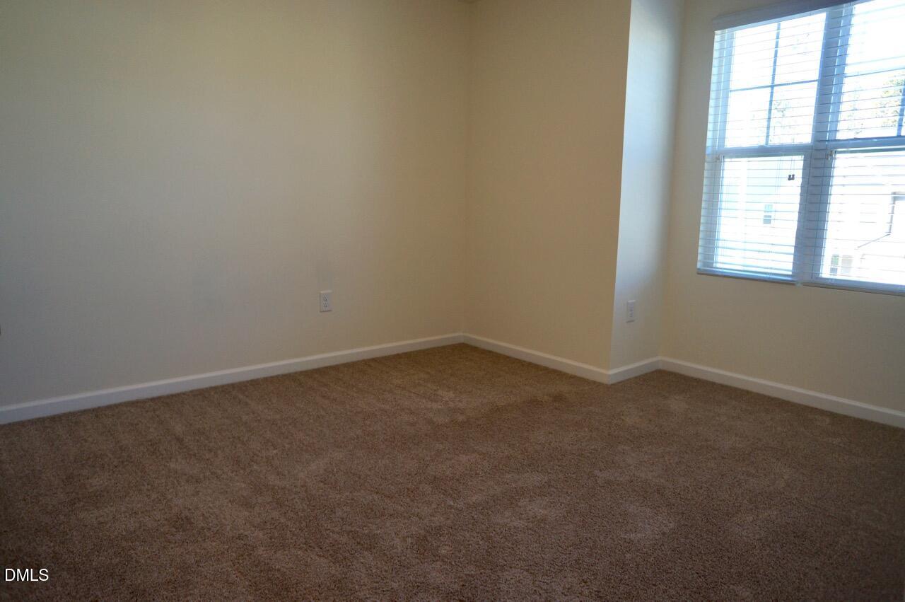 671 Lavenham Lane Property Photo 22
