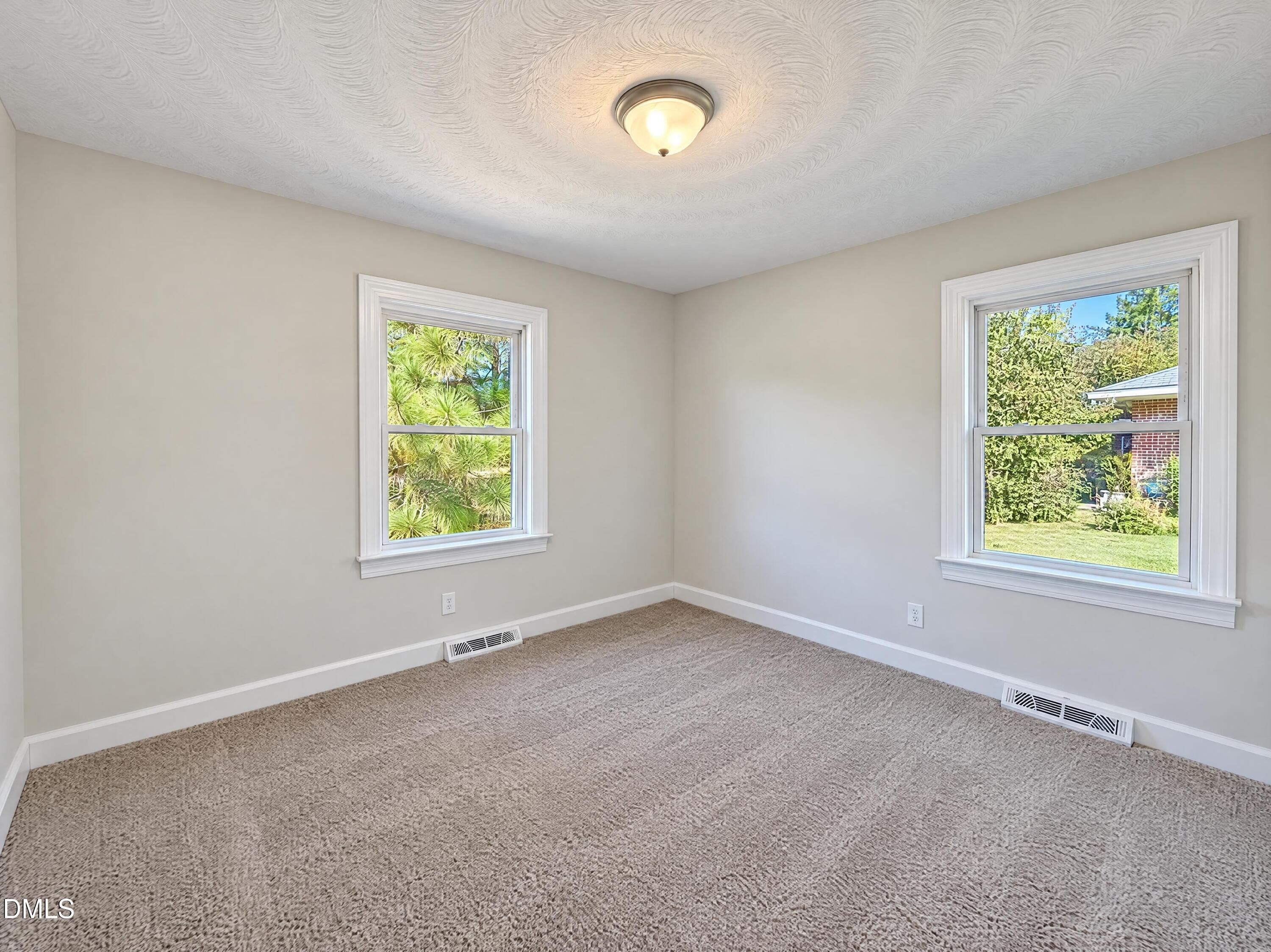 5244 Lindsey Road Property Photo 8