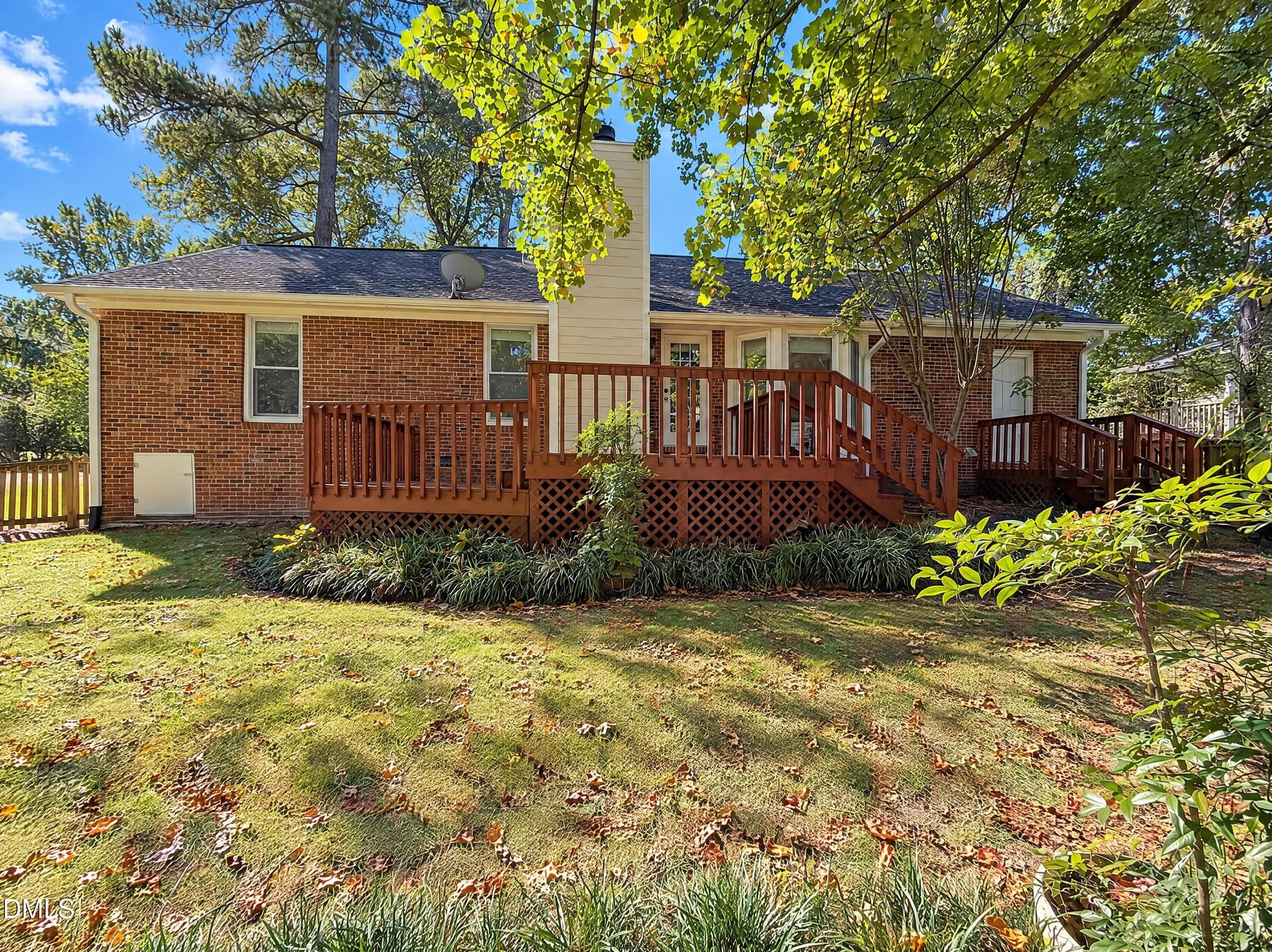 1290 Arailia Drive Property Photo 5