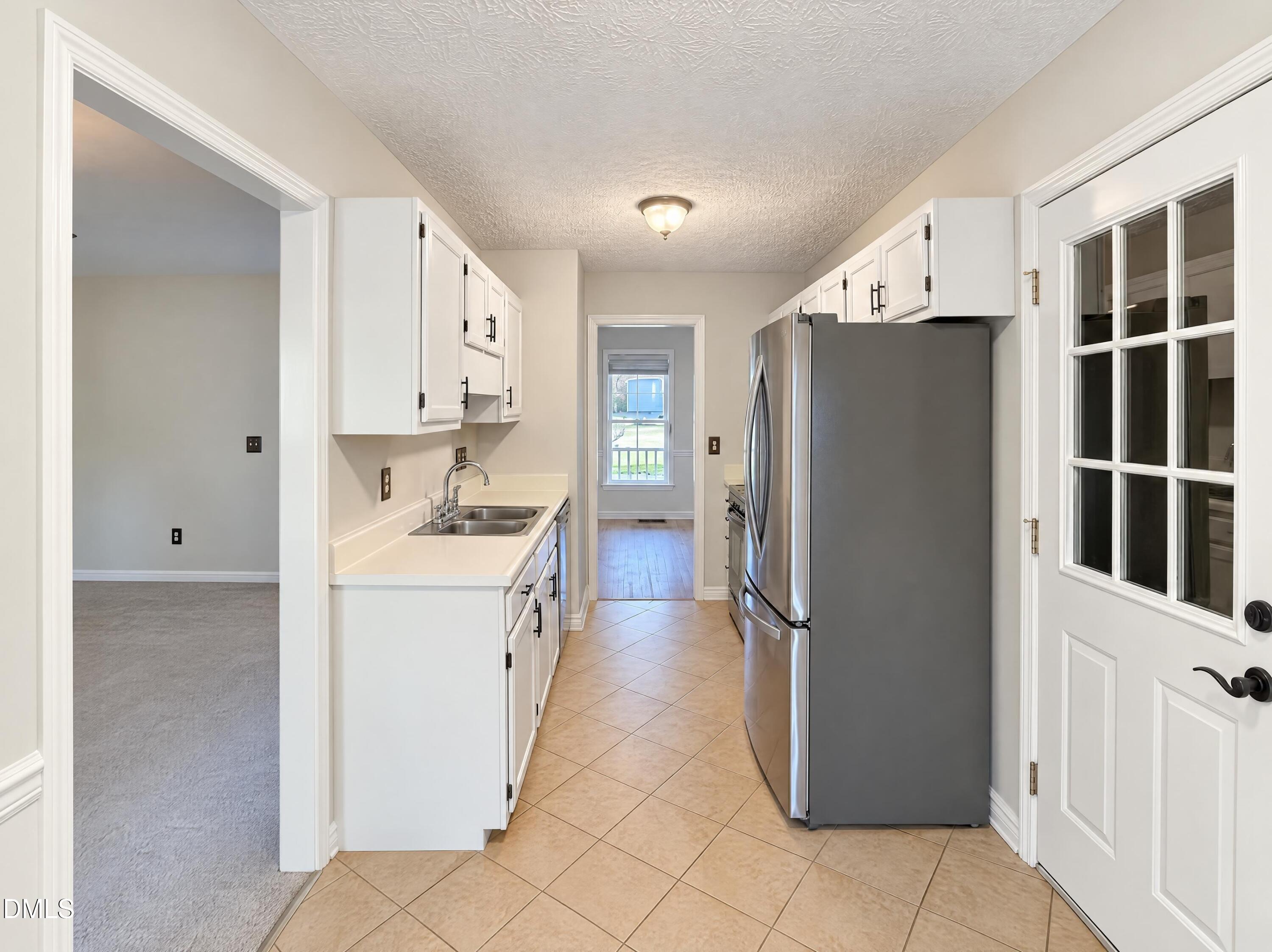 1290 Arailia Drive Property Photo 6