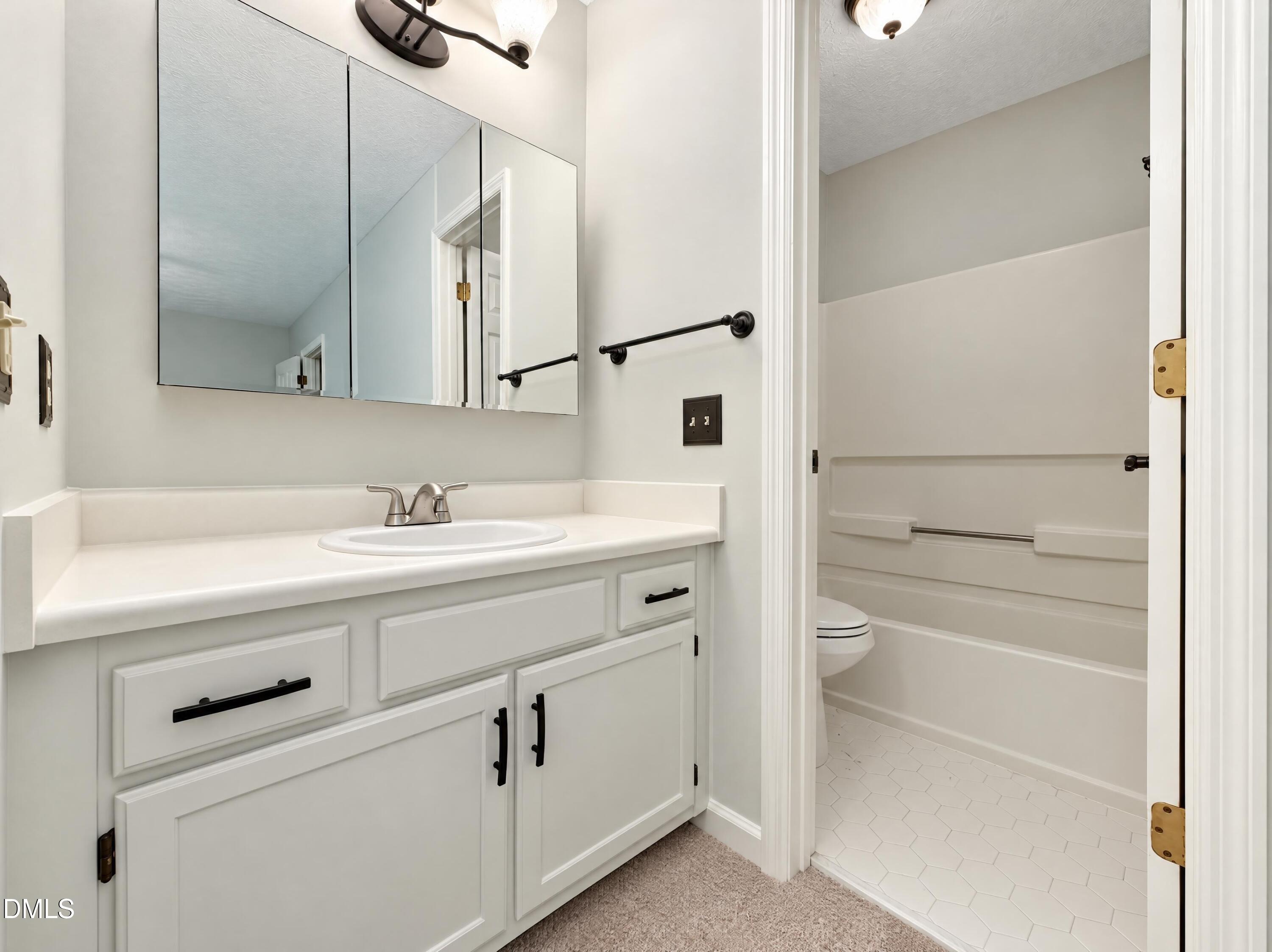 1290 Arailia Drive Property Photo 10