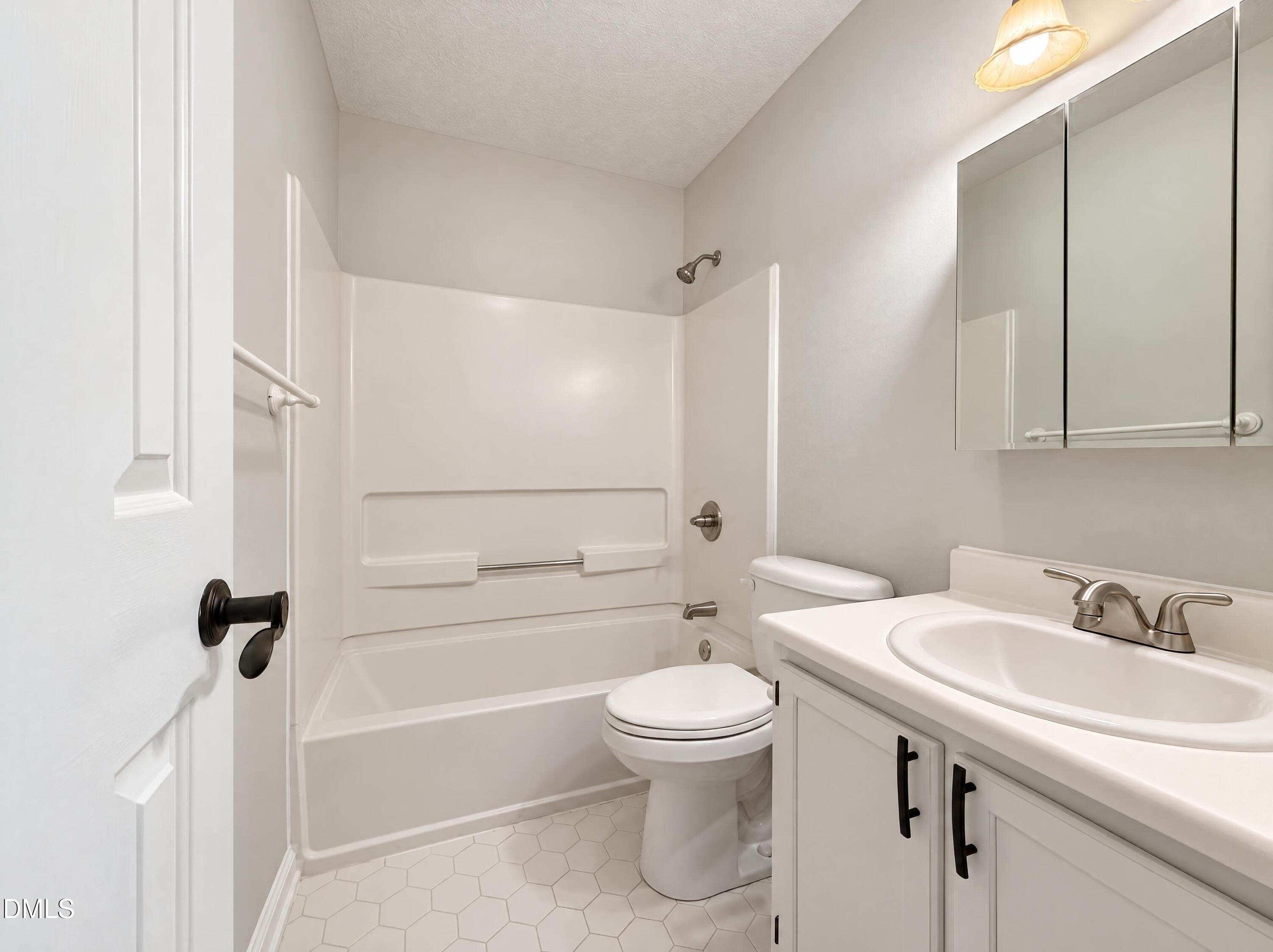 1290 Arailia Drive Property Photo 15
