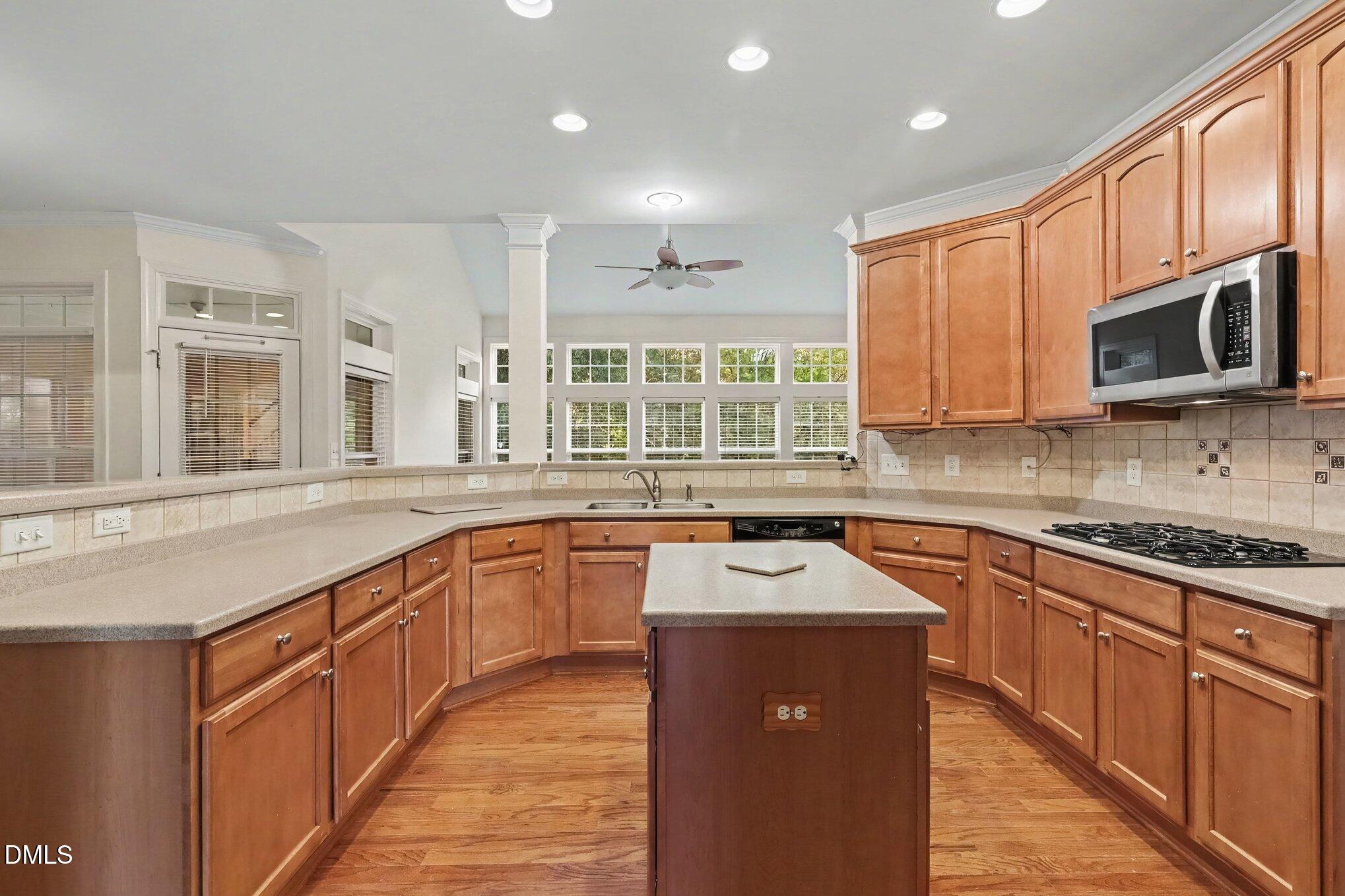 3121 Hummer Way Property Photo 13