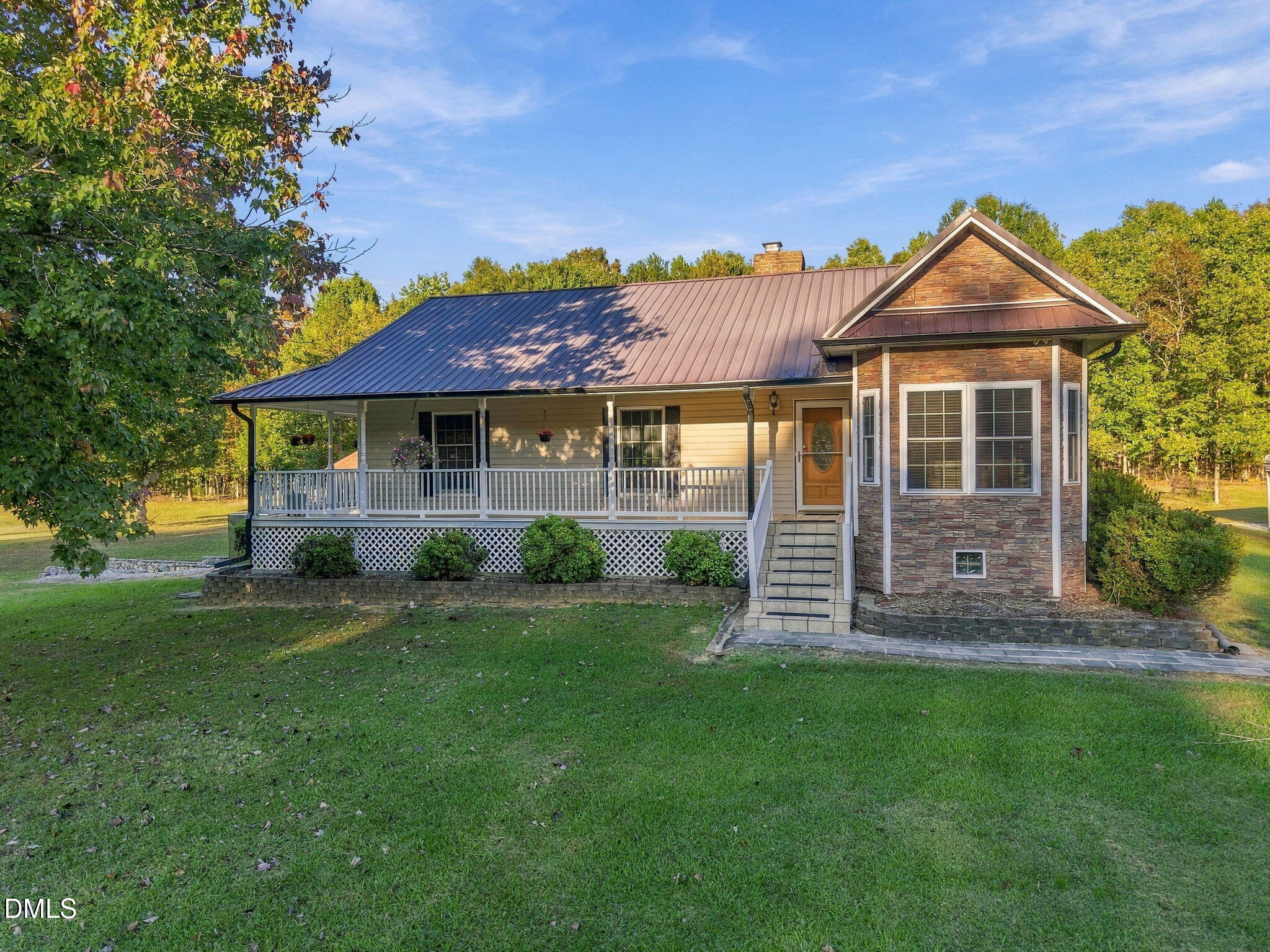 2743 Dink Ashley Road Property Photo 1
