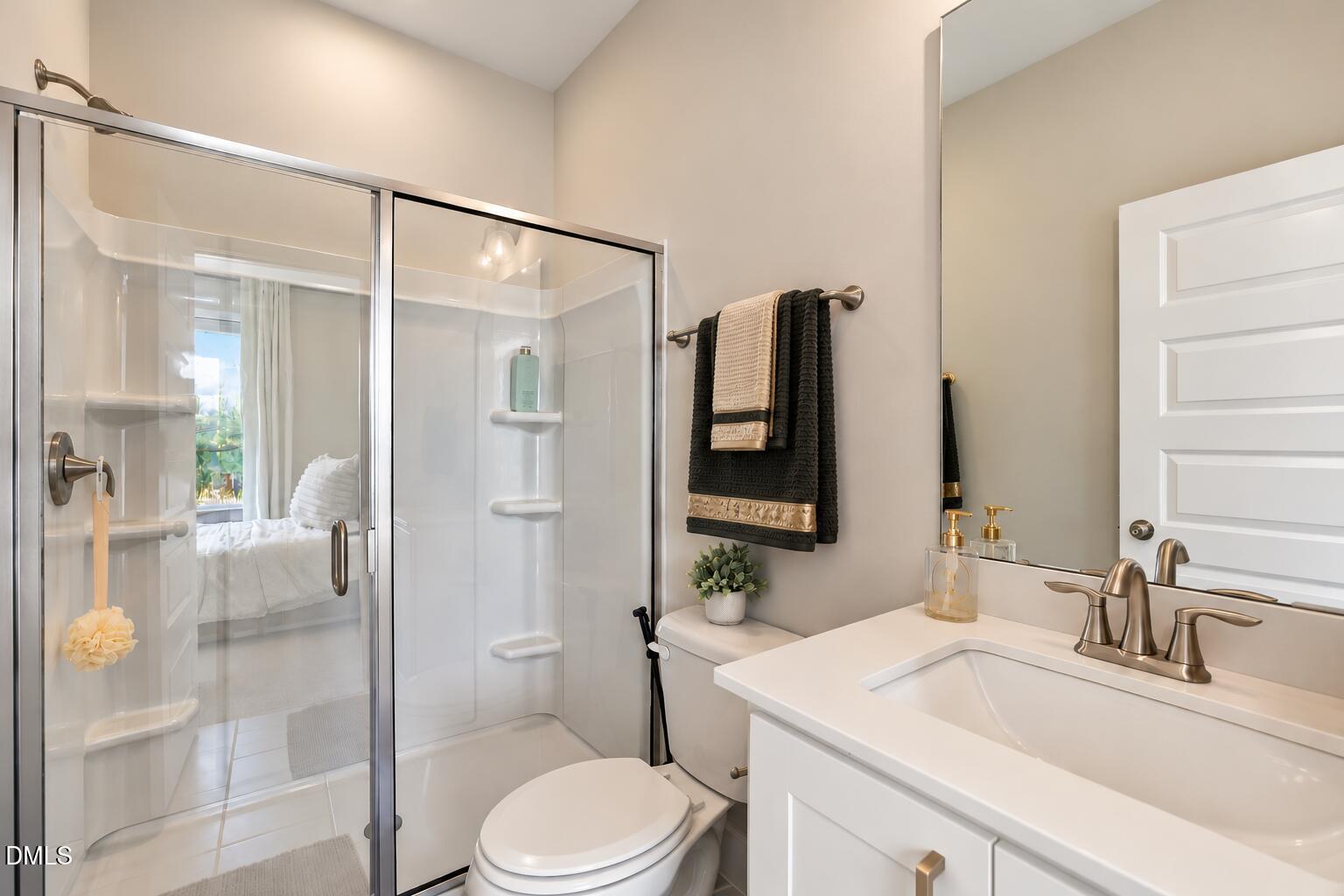 8111 Diversy Way Property Photo 6