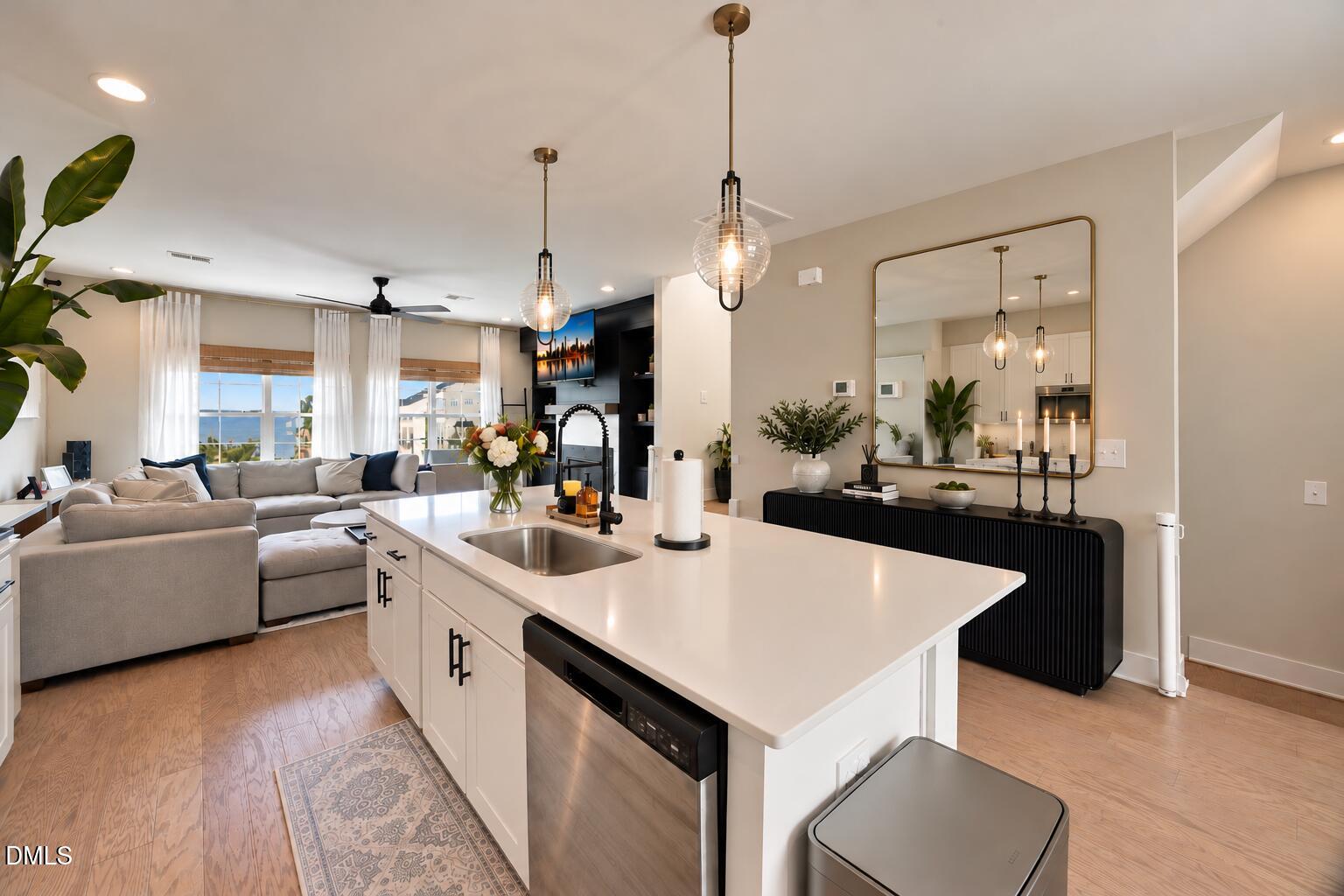 8111 Diversy Way Property Photo 10