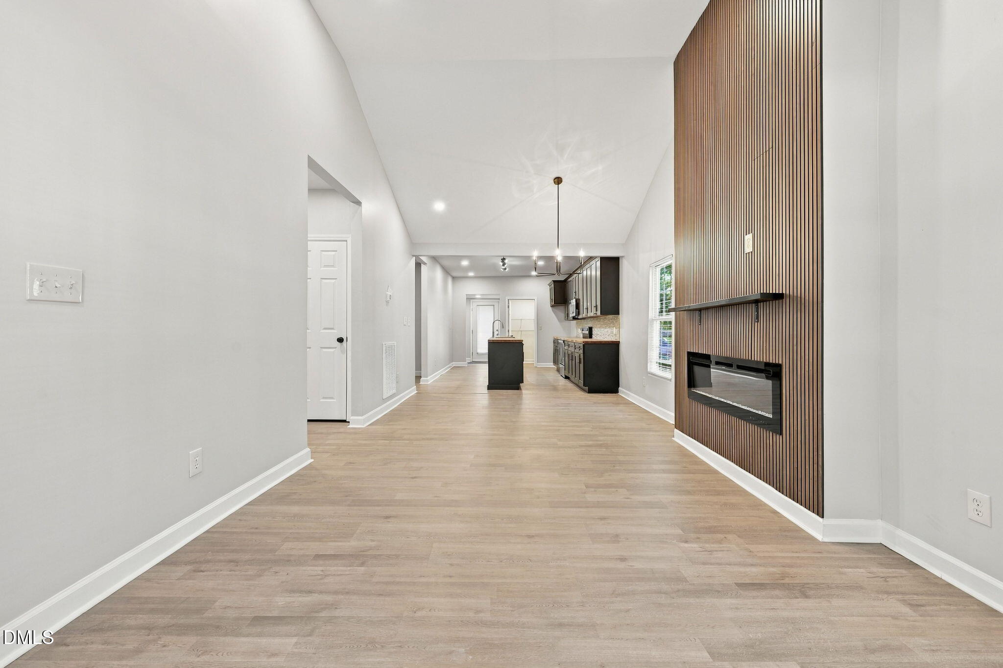 109 N Dunn Street Property Photo 7