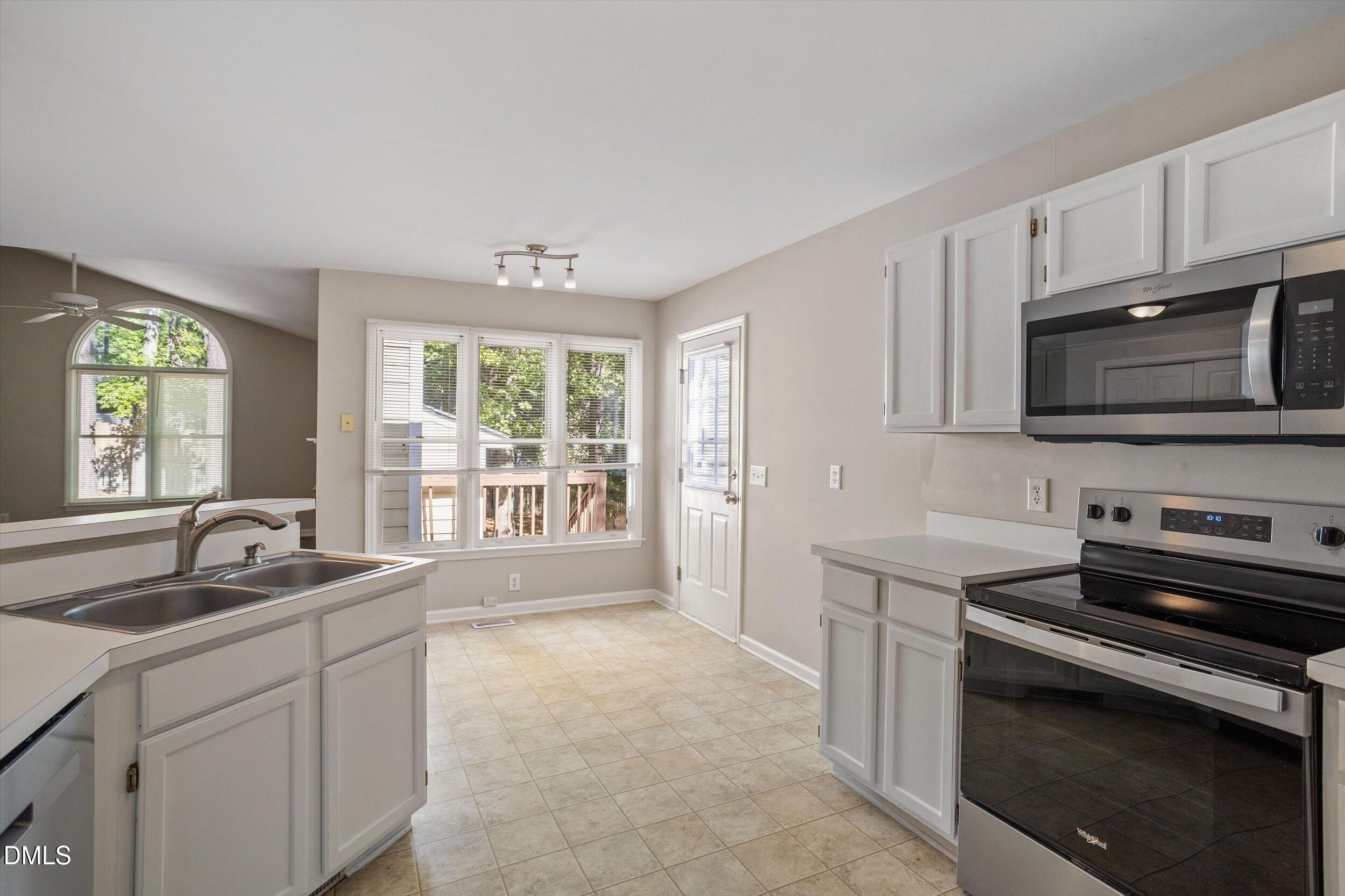 2816 Isabella Drive Property Photo 7