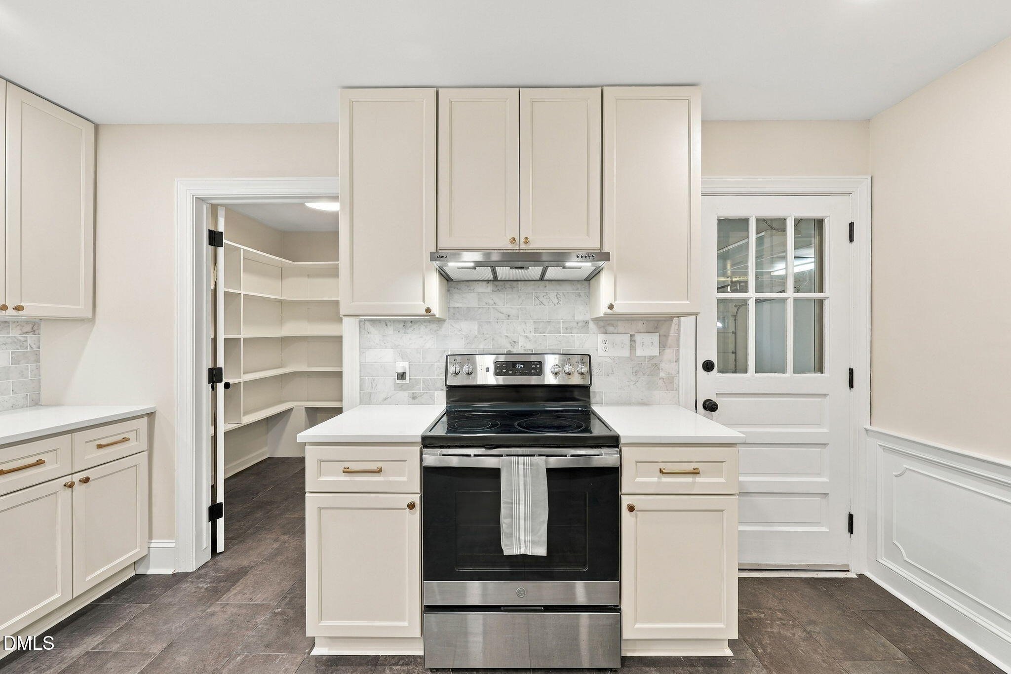6700 Valley Lake Drive Property Photo 15