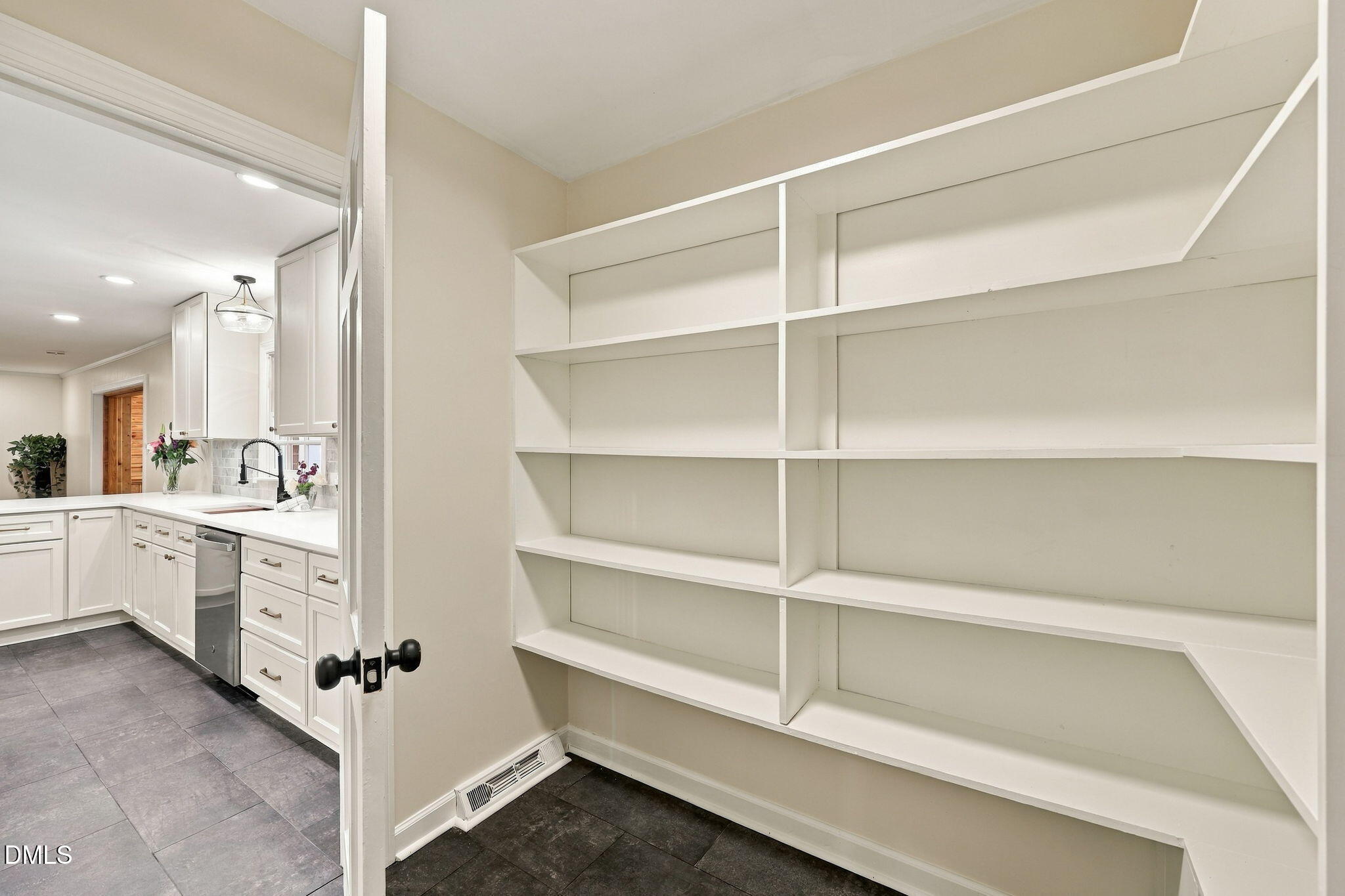 6700 Valley Lake Drive Property Photo 16