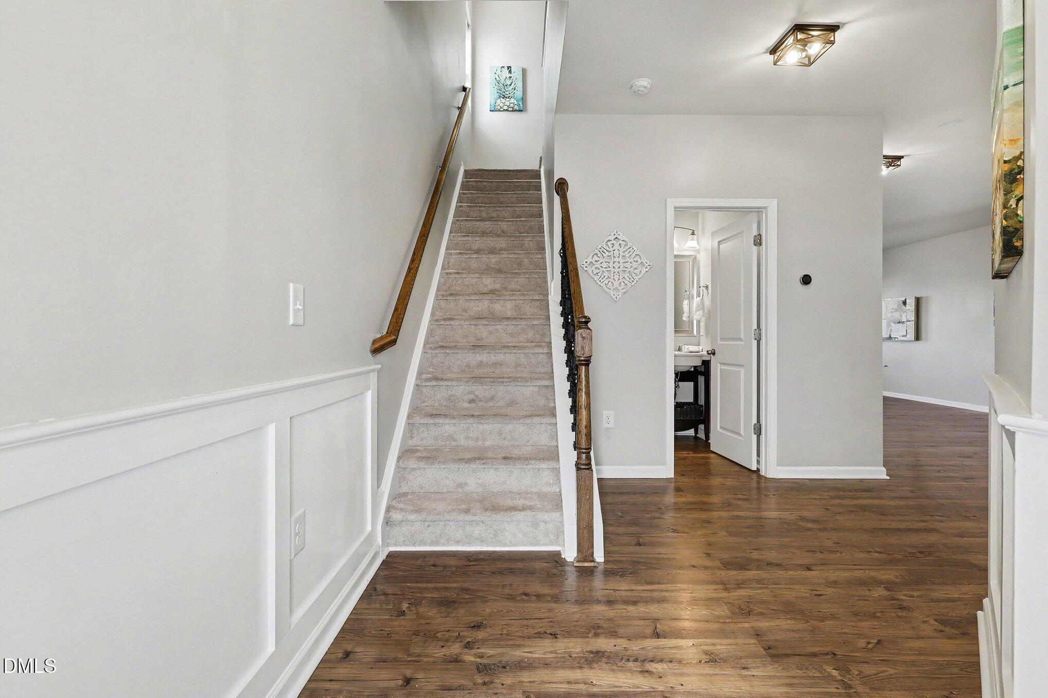 1833 Birdhouse Lane Property Photo 2