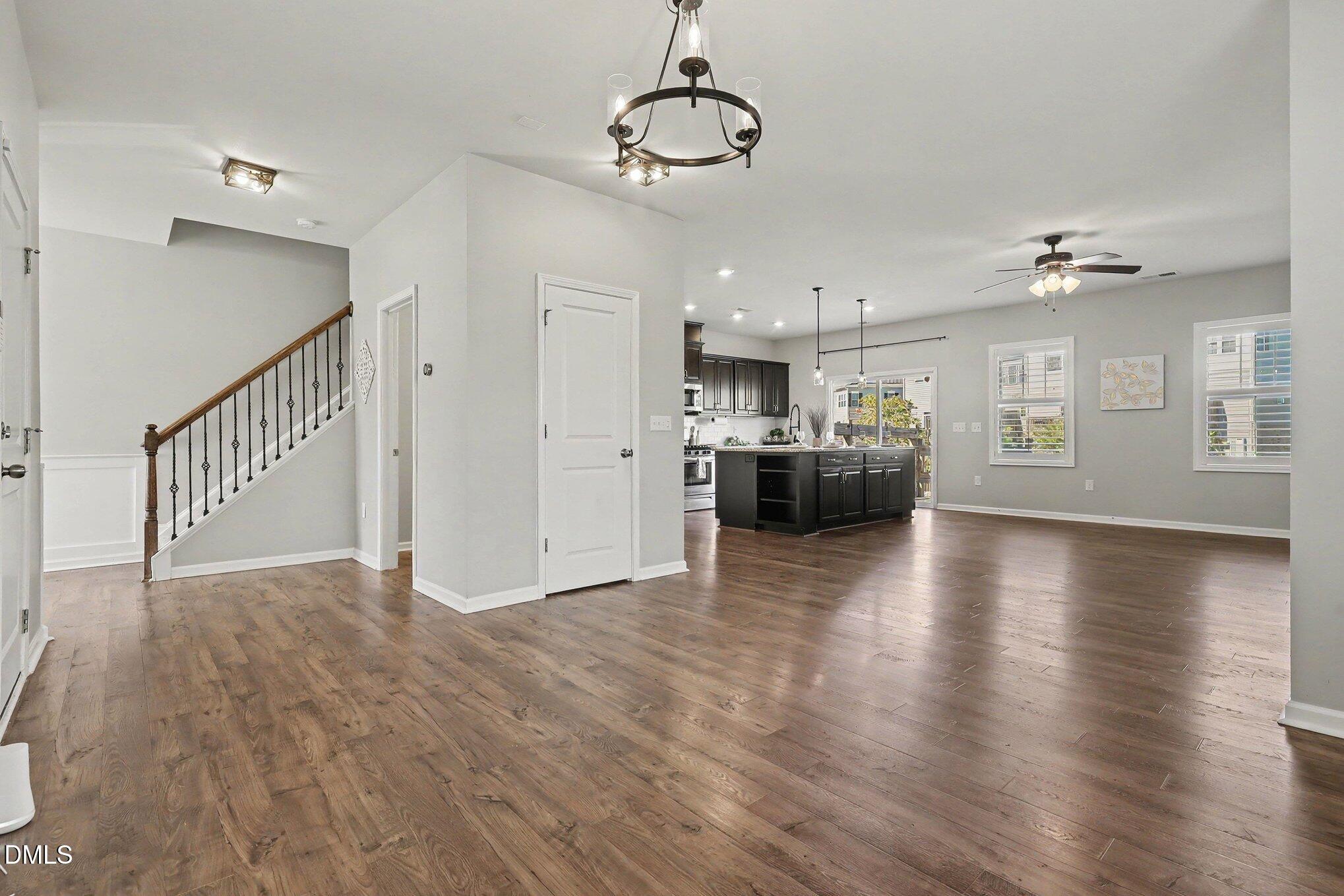 1833 Birdhouse Lane Property Photo 3