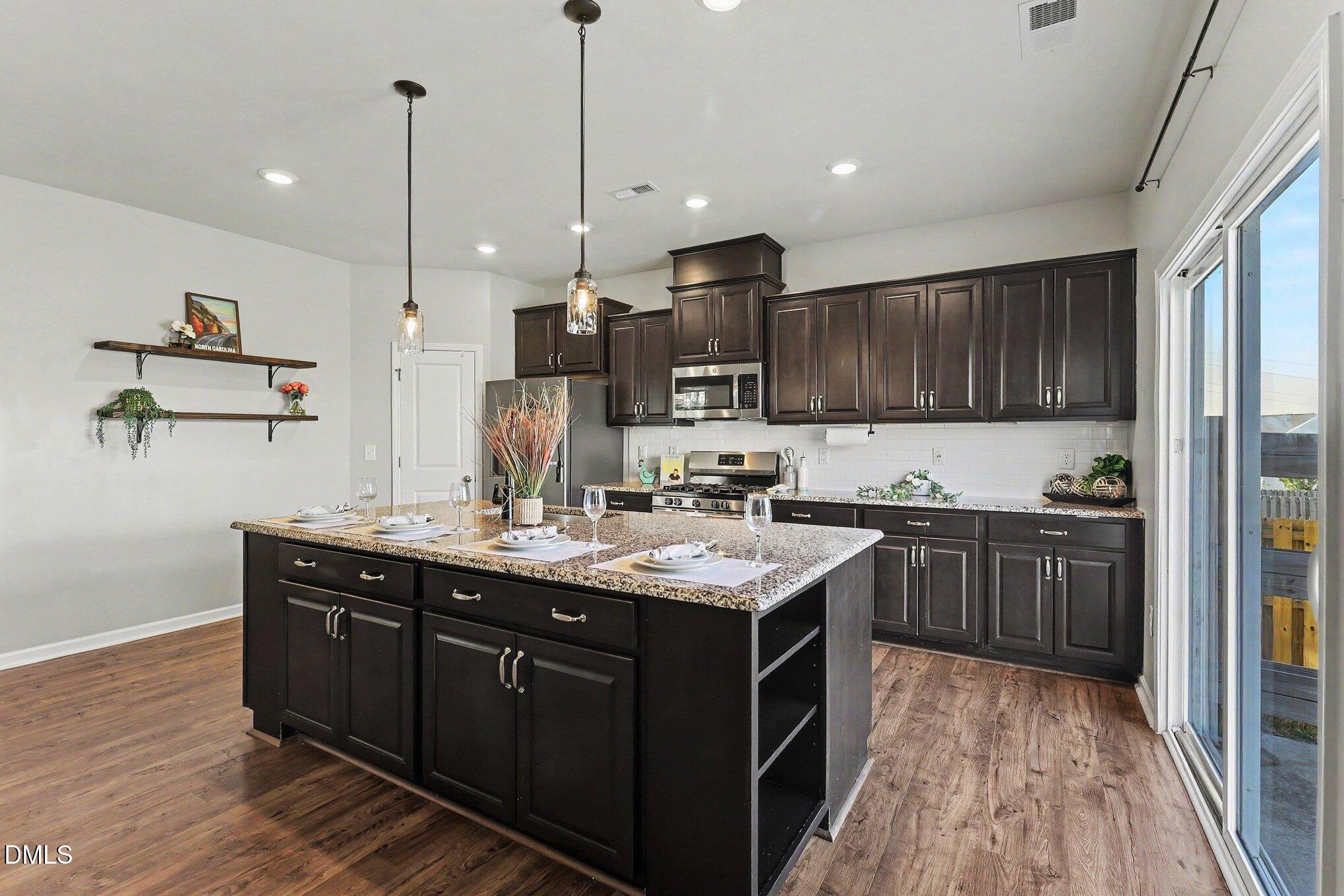 1833 Birdhouse Lane Property Photo 8