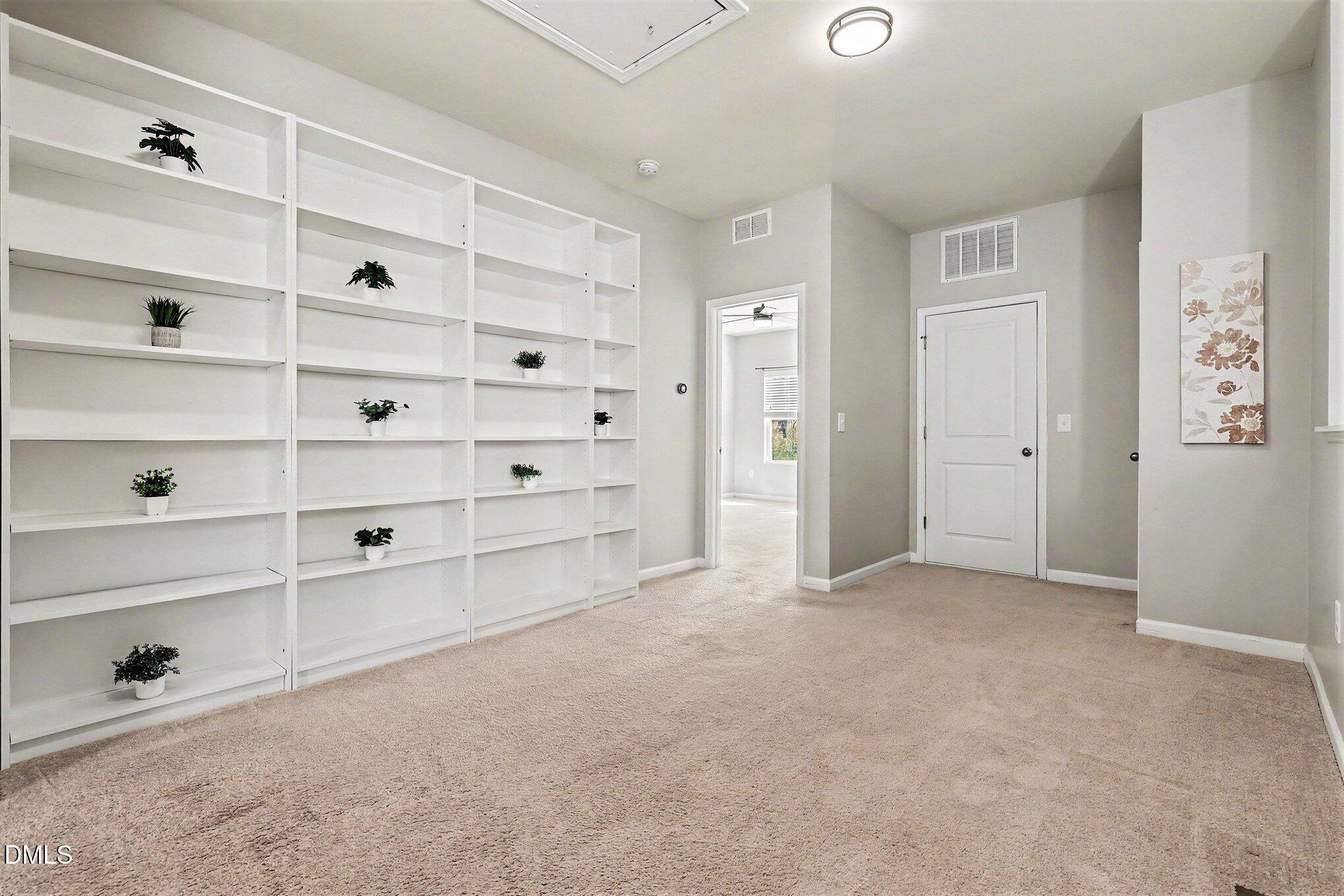 1833 Birdhouse Lane Property Photo 12
