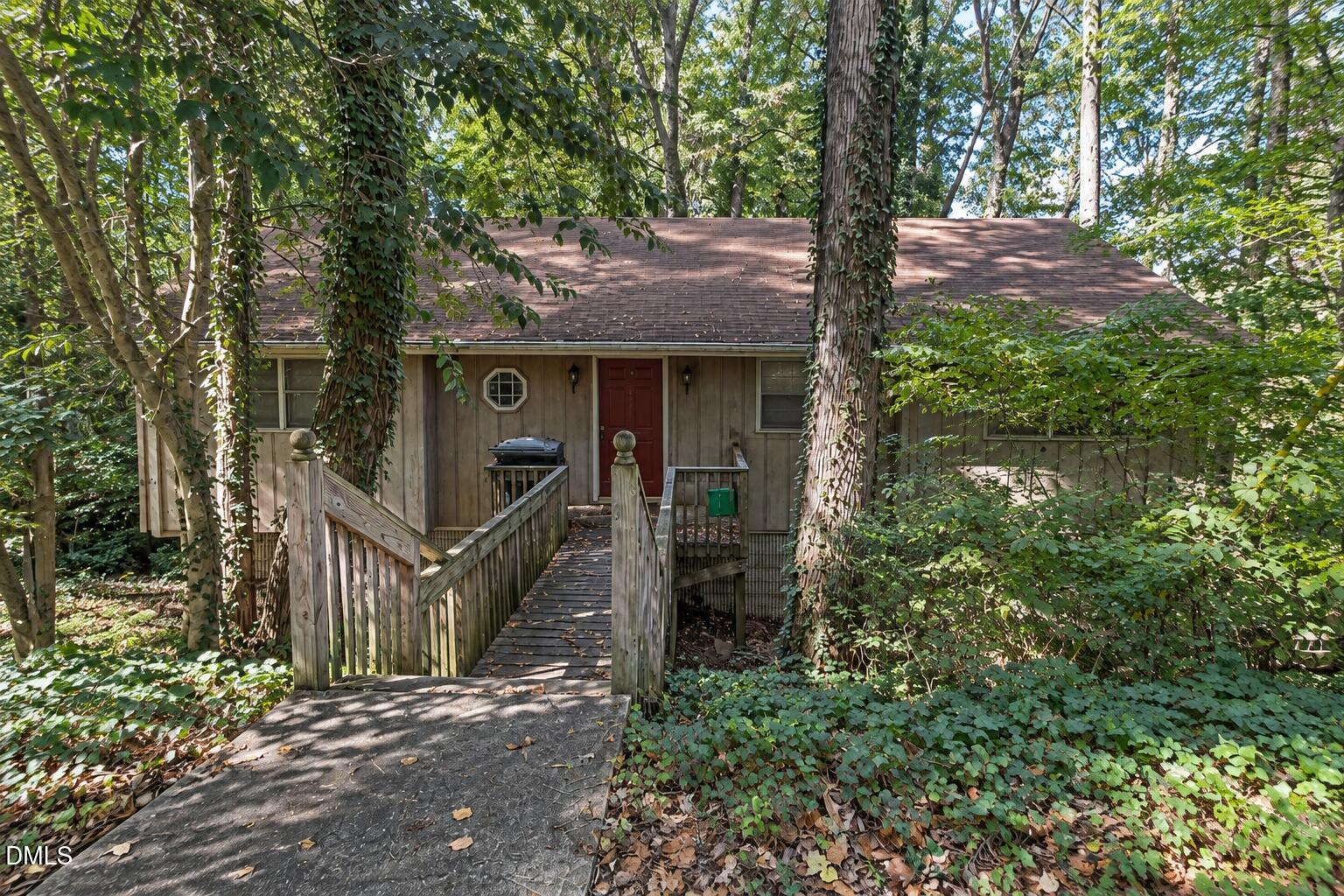 2708 Cartier Drive Property Photo 1