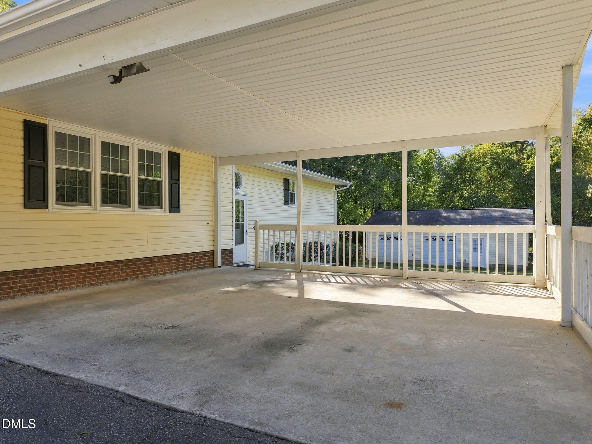 5320 Olde South Road Property Photo 3