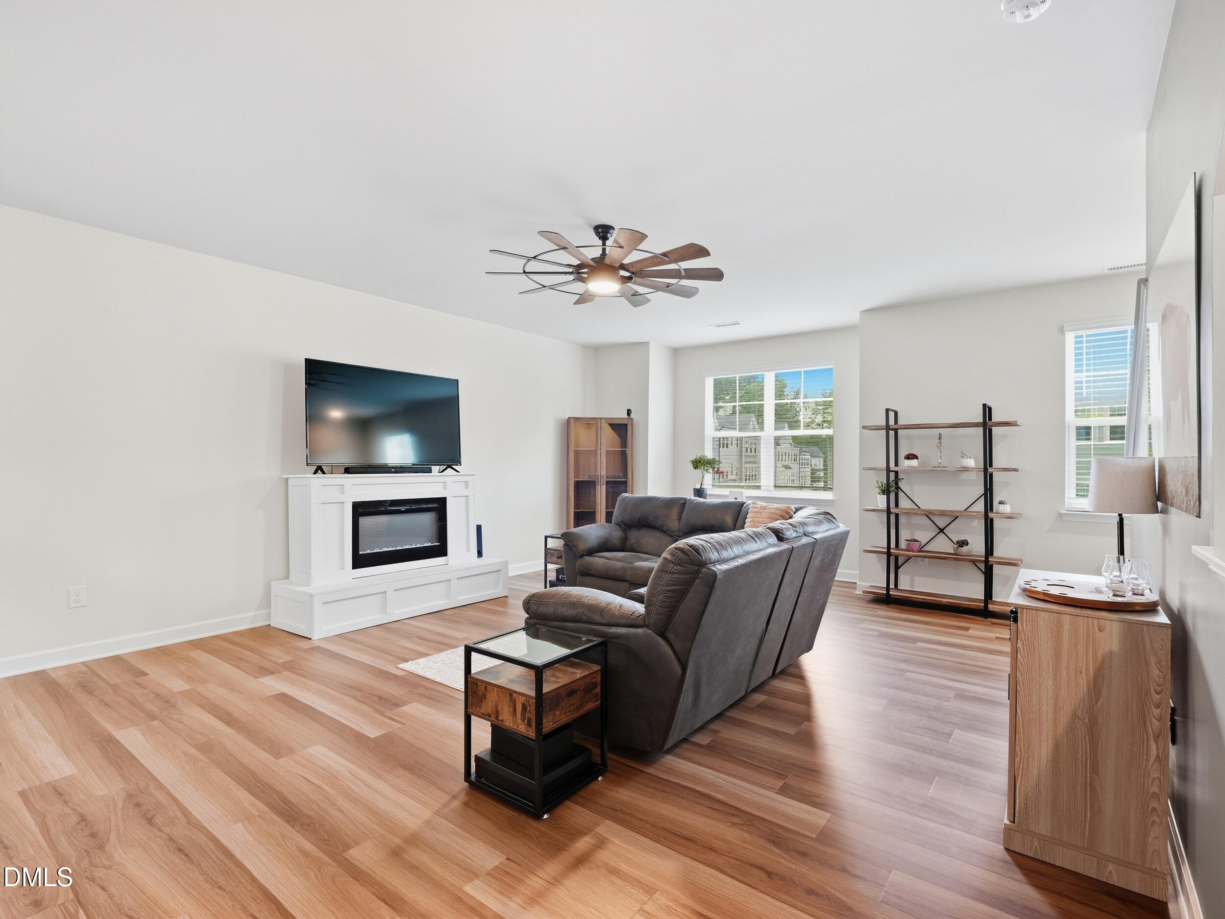 1391 Regents Lane Property Photo 4