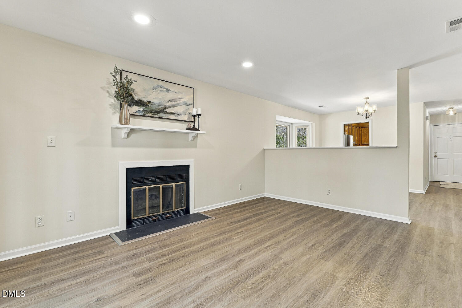 5413 Sharpe Drive Property Photo 4