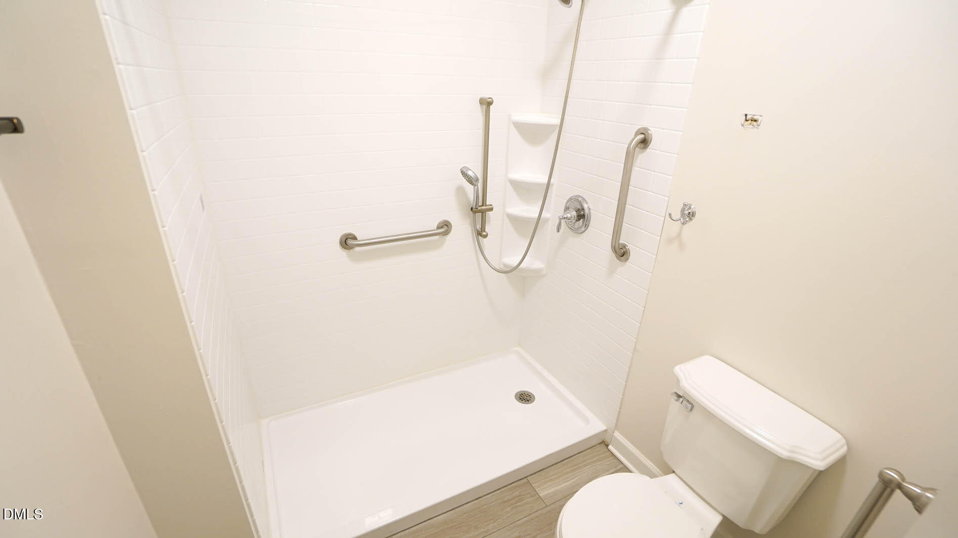101 Danforth Drive Property Photo 18