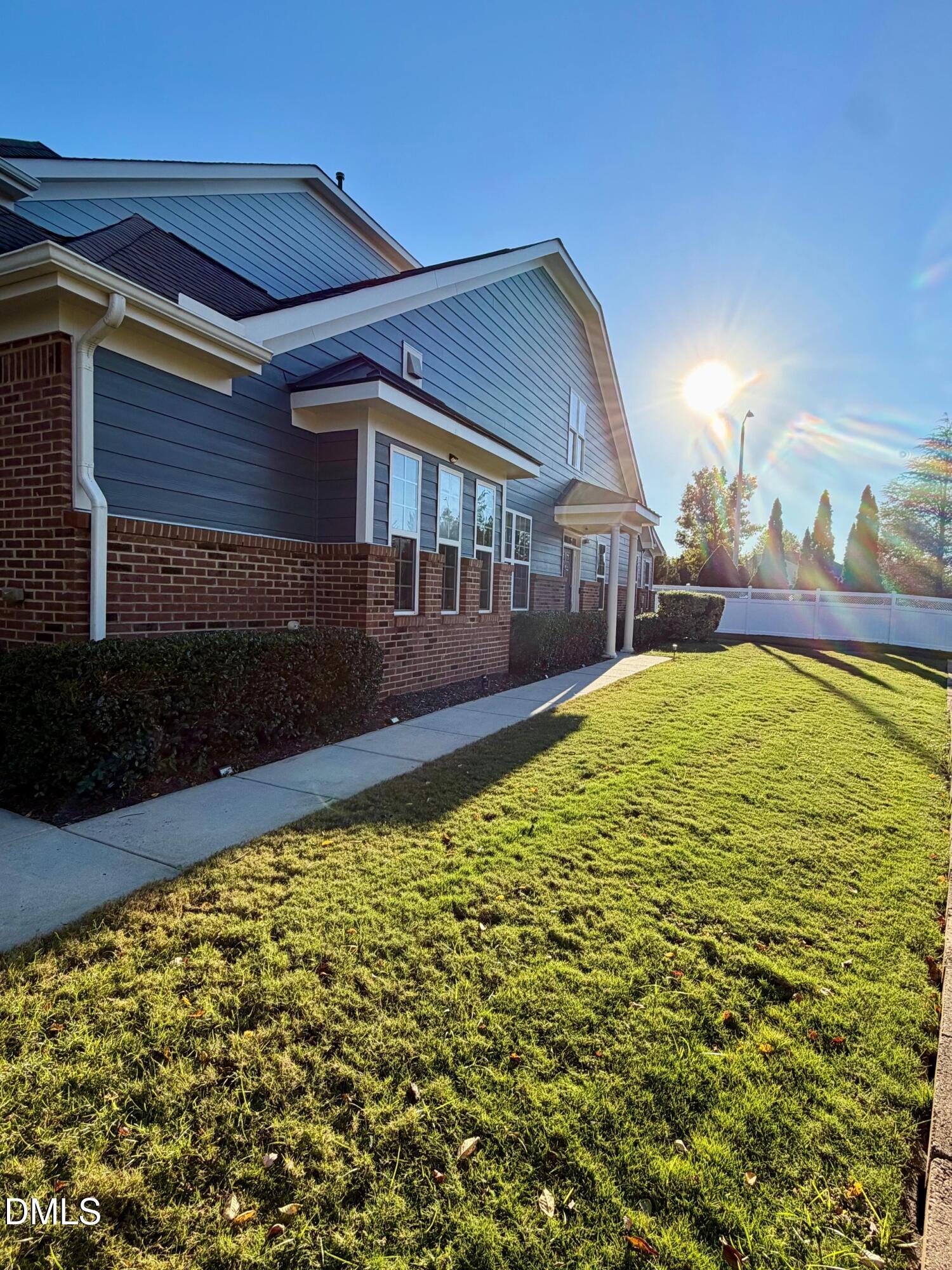 711 Mountain Pine Drive Property Photo 4