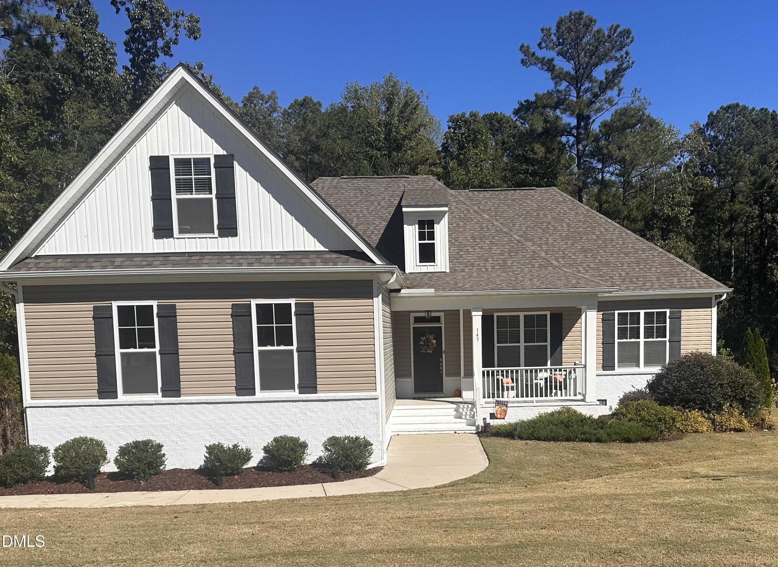 143 E Odell Lane