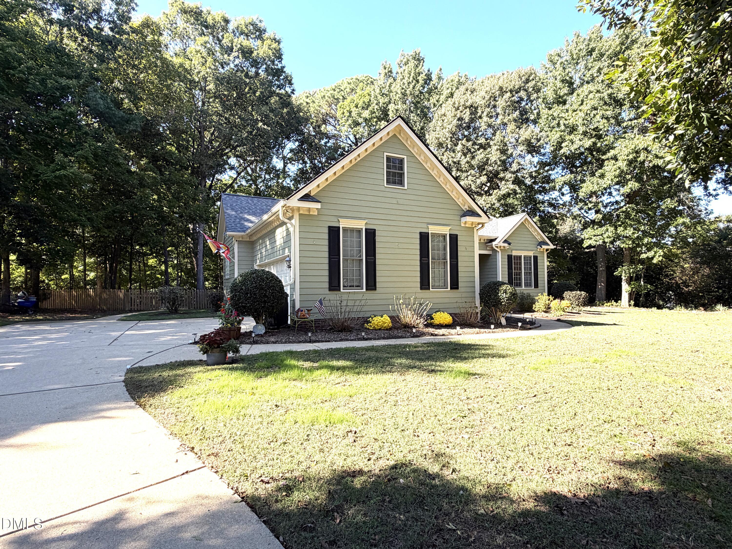 3200 Oaklyn Springs Drive Property Photo 2