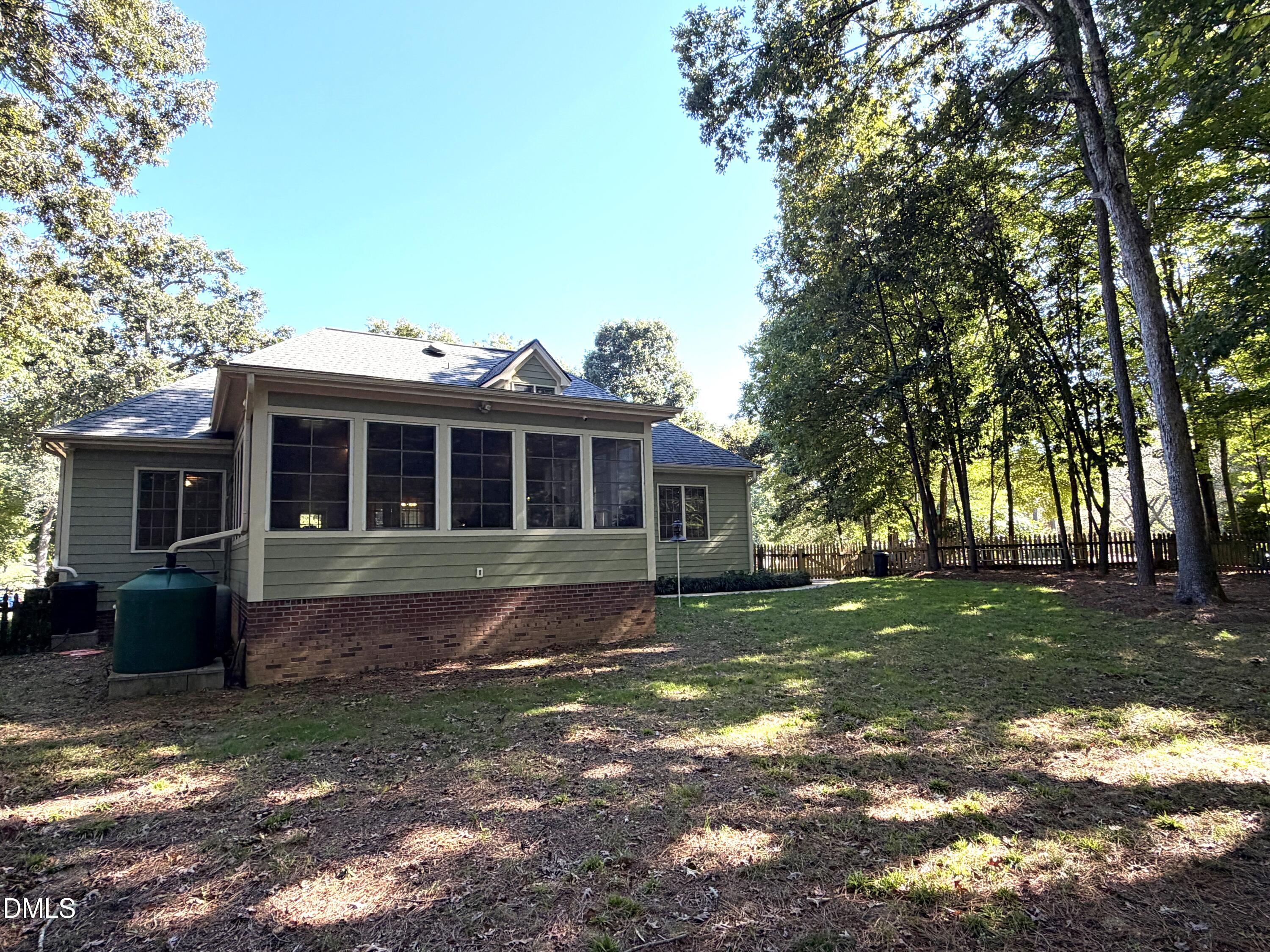 3200 Oaklyn Springs Drive Property Photo 5