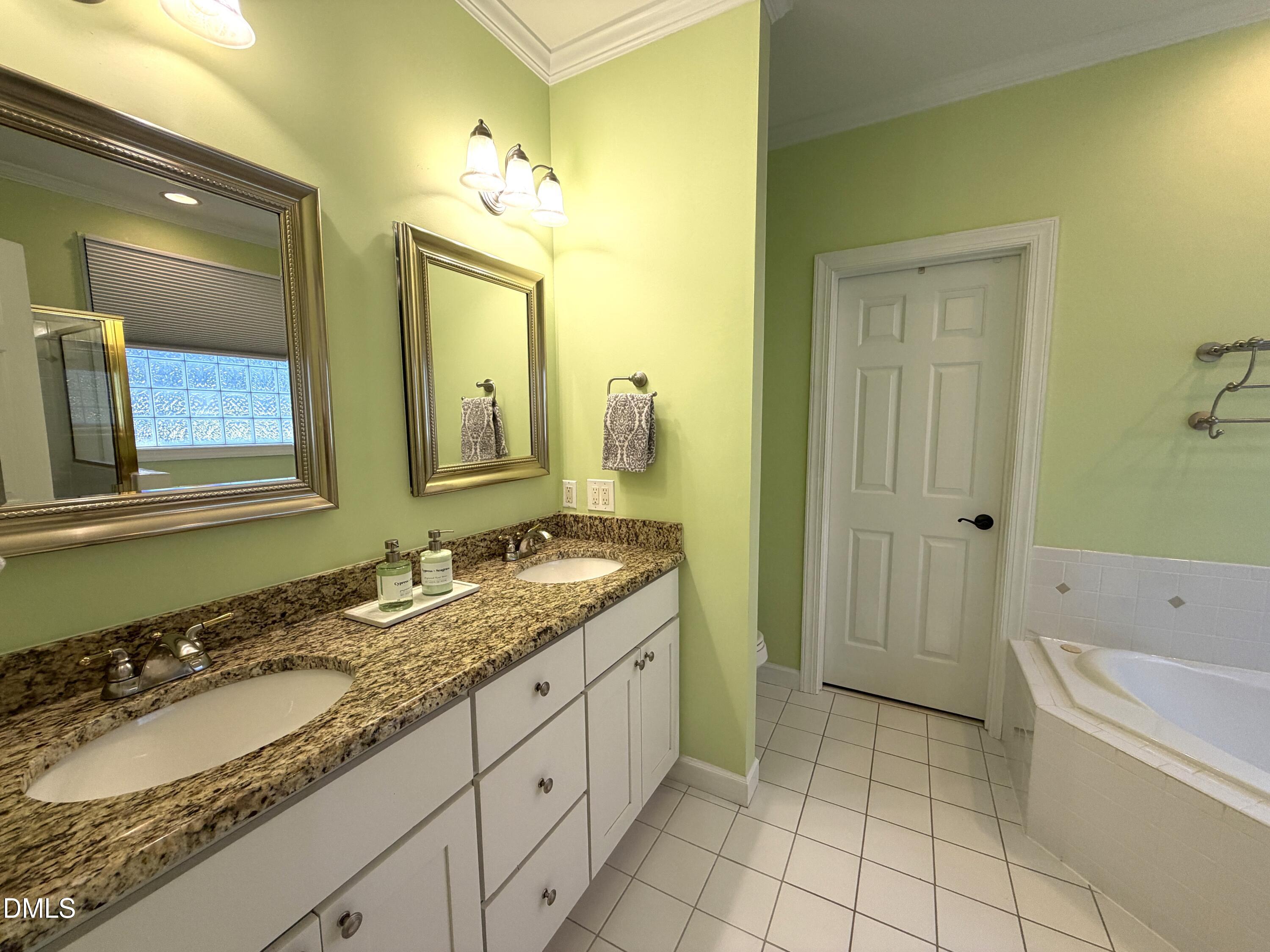 3200 Oaklyn Springs Drive Property Photo 30