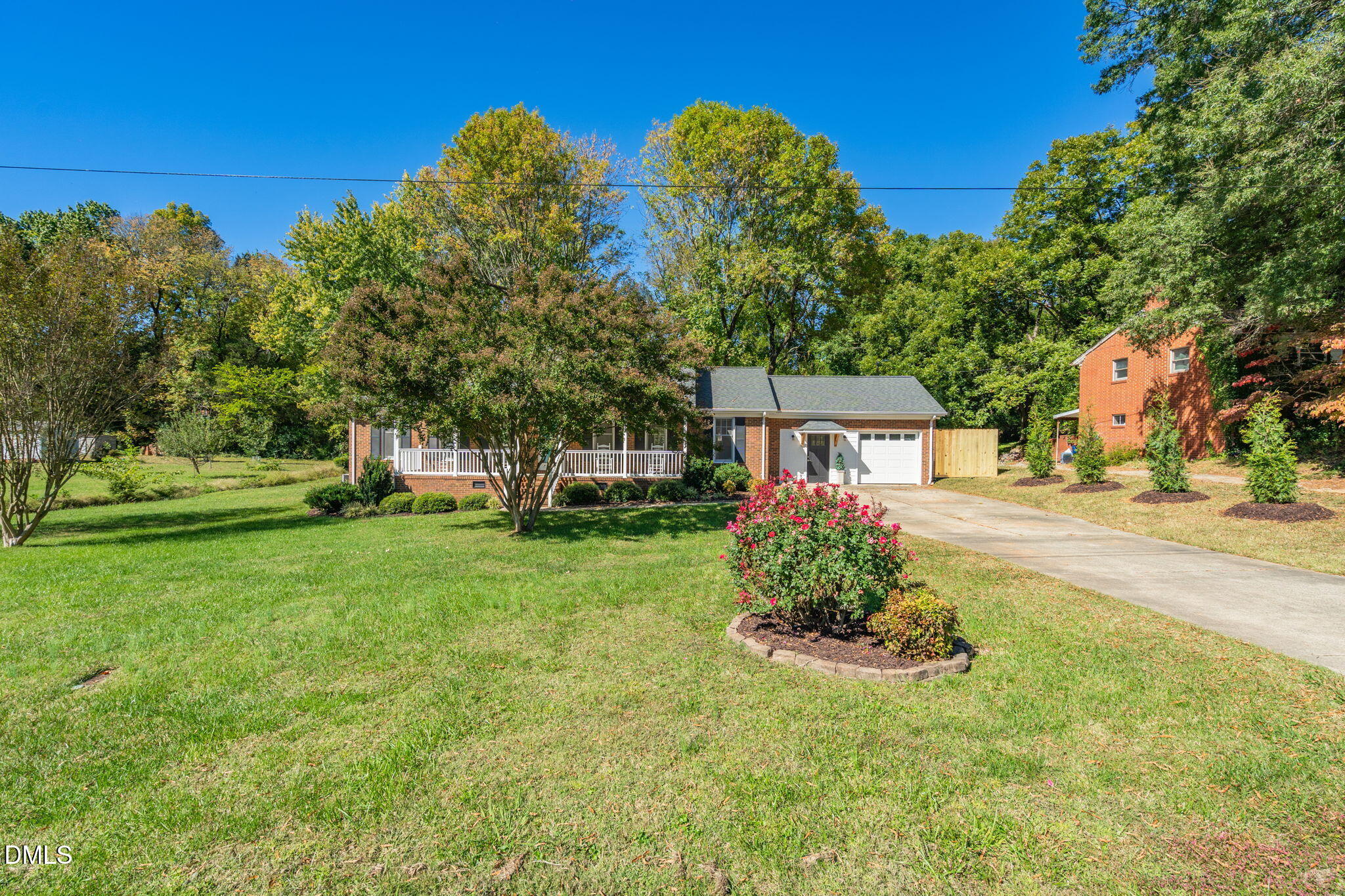 2725 May Drive Property Photo 4
