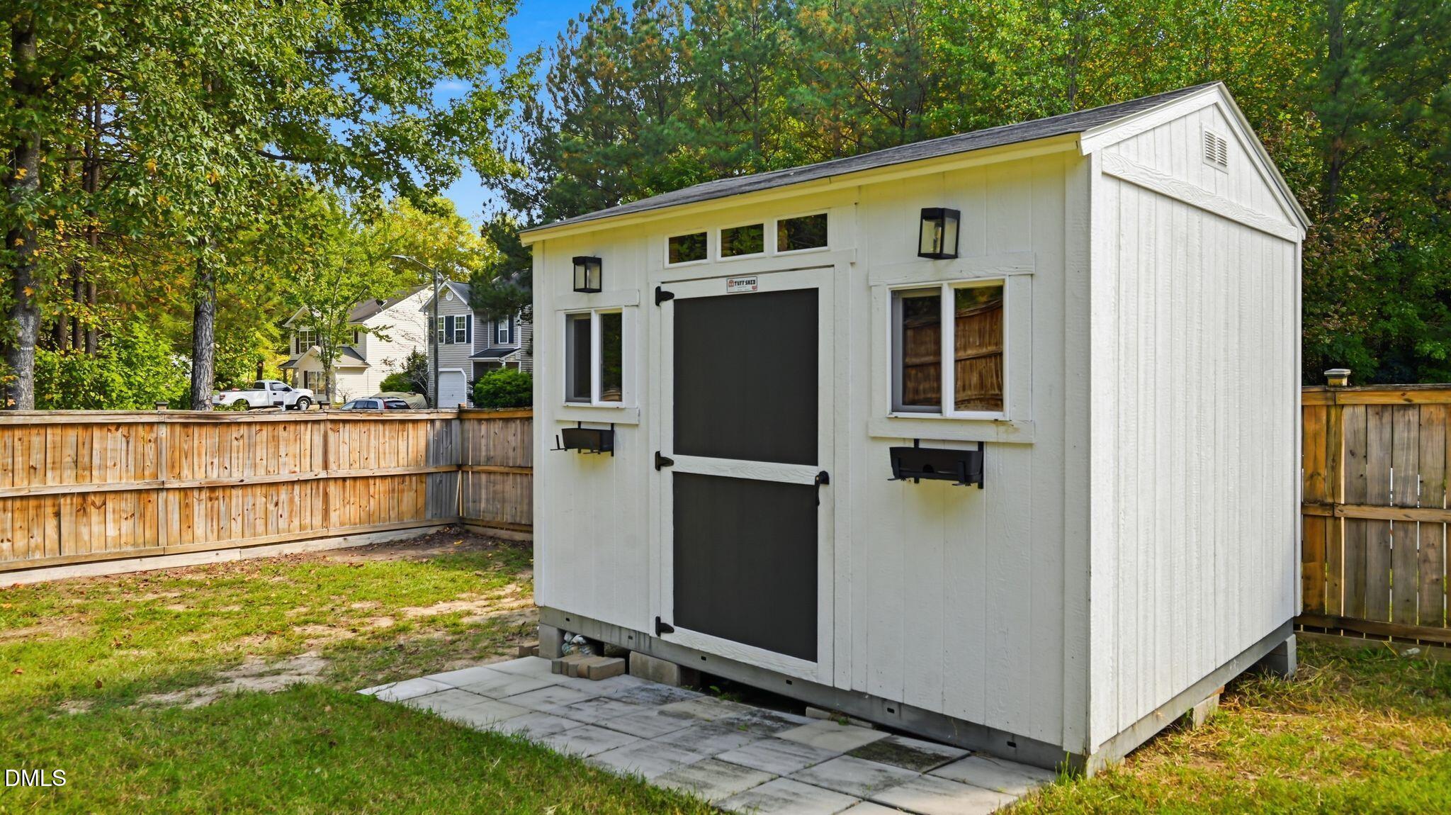 502 Cove Hollow Drive Property Photo 8