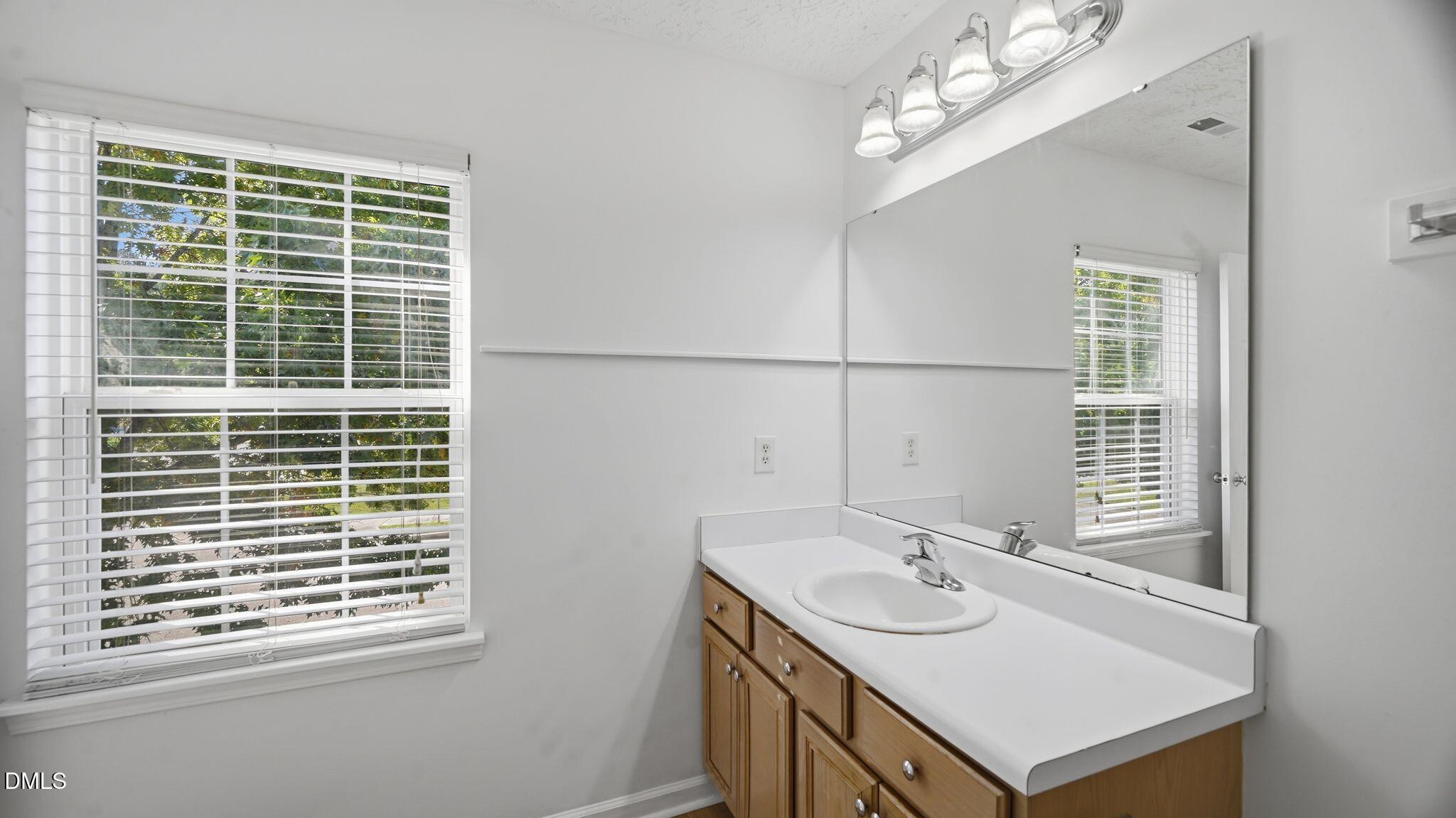 502 Cove Hollow Drive Property Photo 22