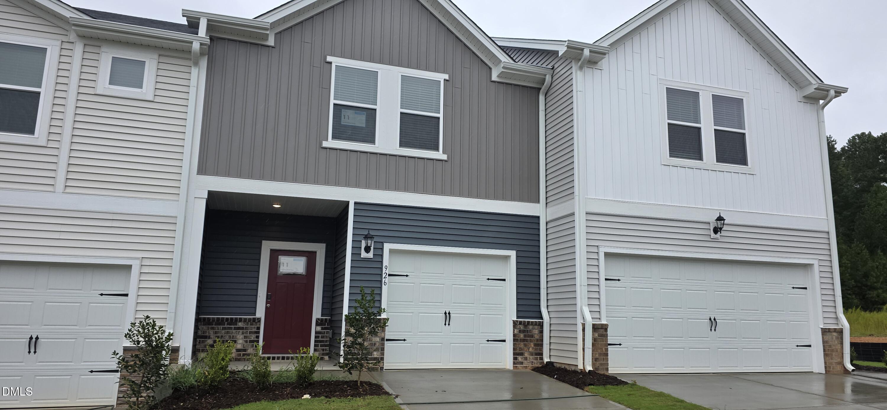 928 Broadleaf Trace Property Photo 2