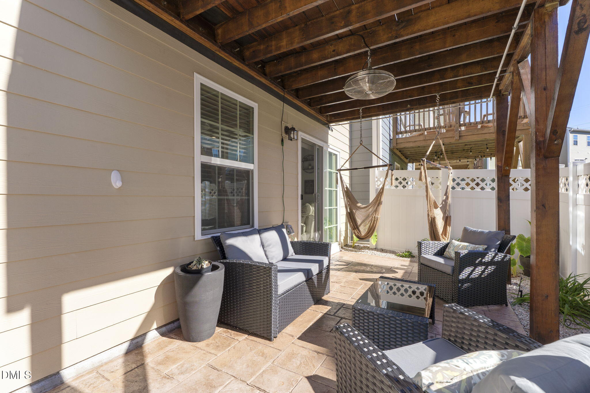 408 Cross Country Way Property Photo 3