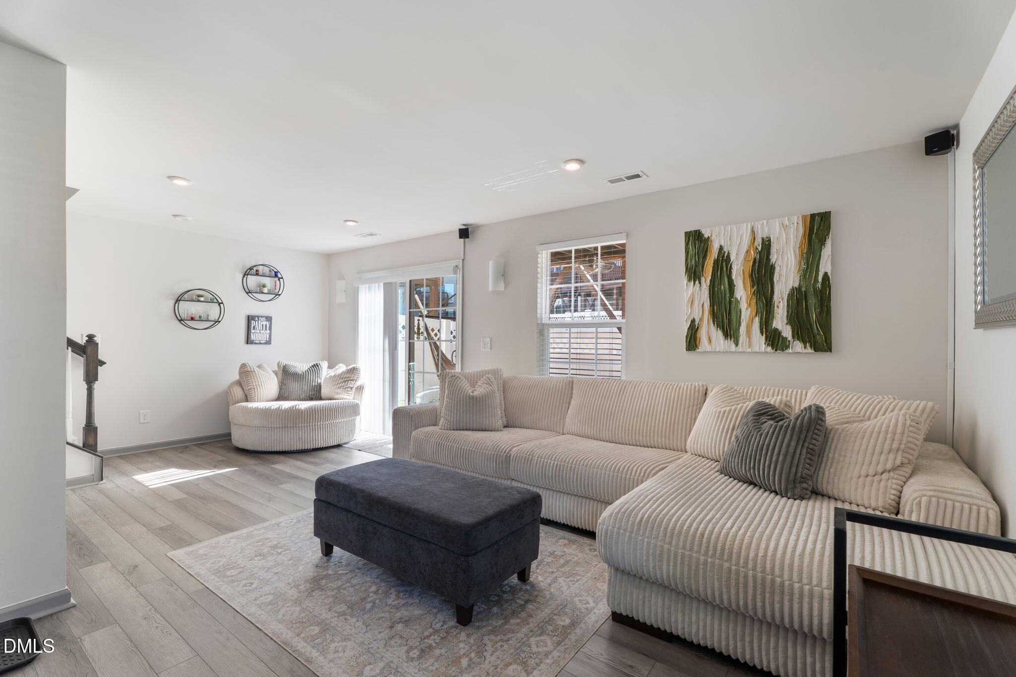 408 Cross Country Way Property Photo 5