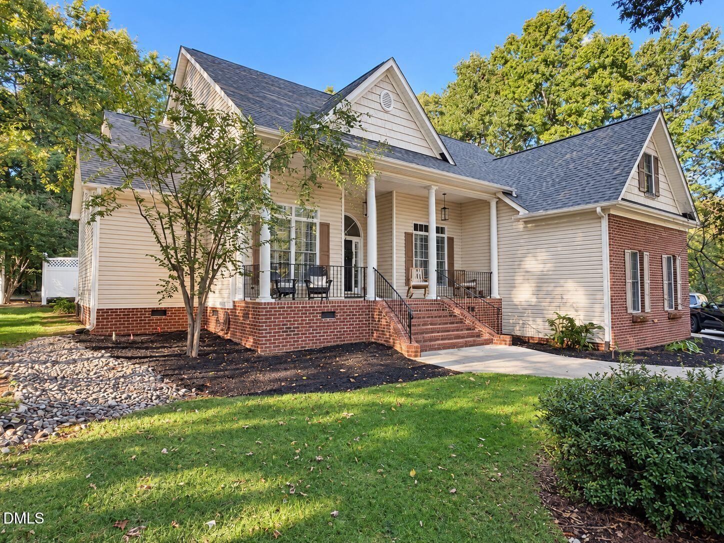 15 Woodhollow Drive Property Photo 1
