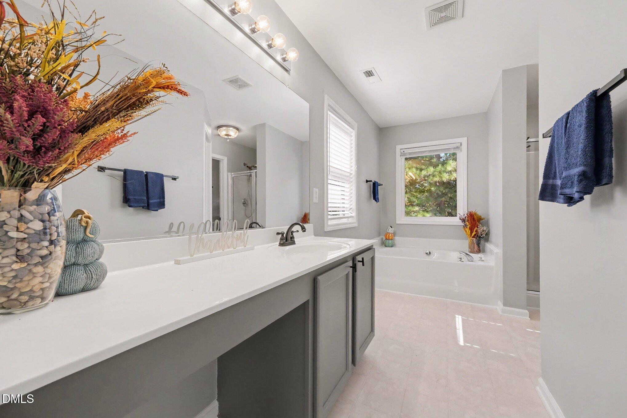 705 Seastone Street Property Photo 16