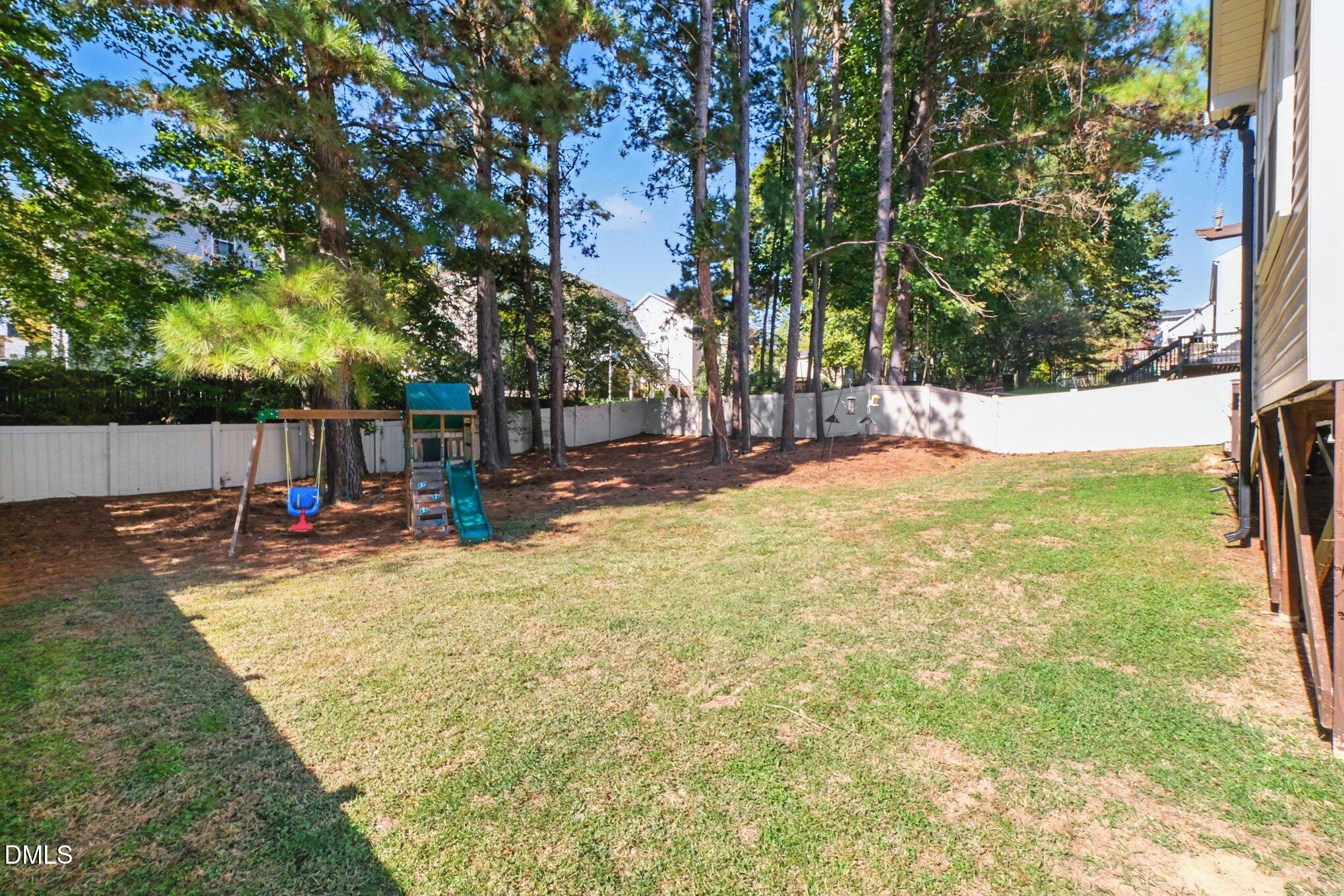 705 Seastone Street Property Photo 27
