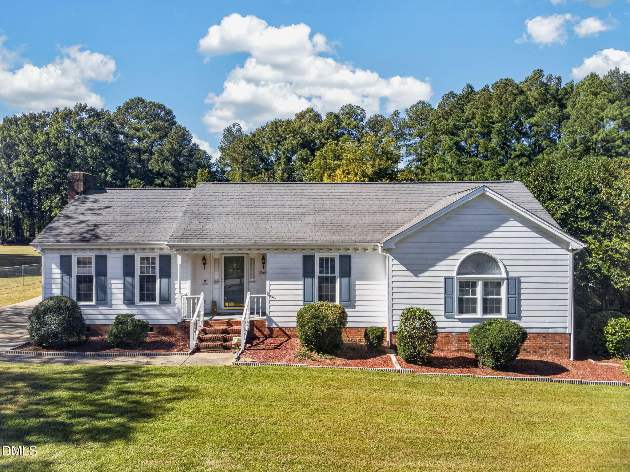 2564 Oakes Plantation Drive Property Photo 1