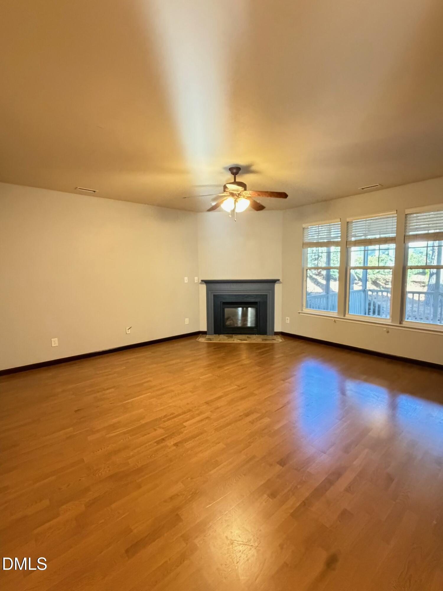 8502 Pillar Gate Lane Property Photo 4