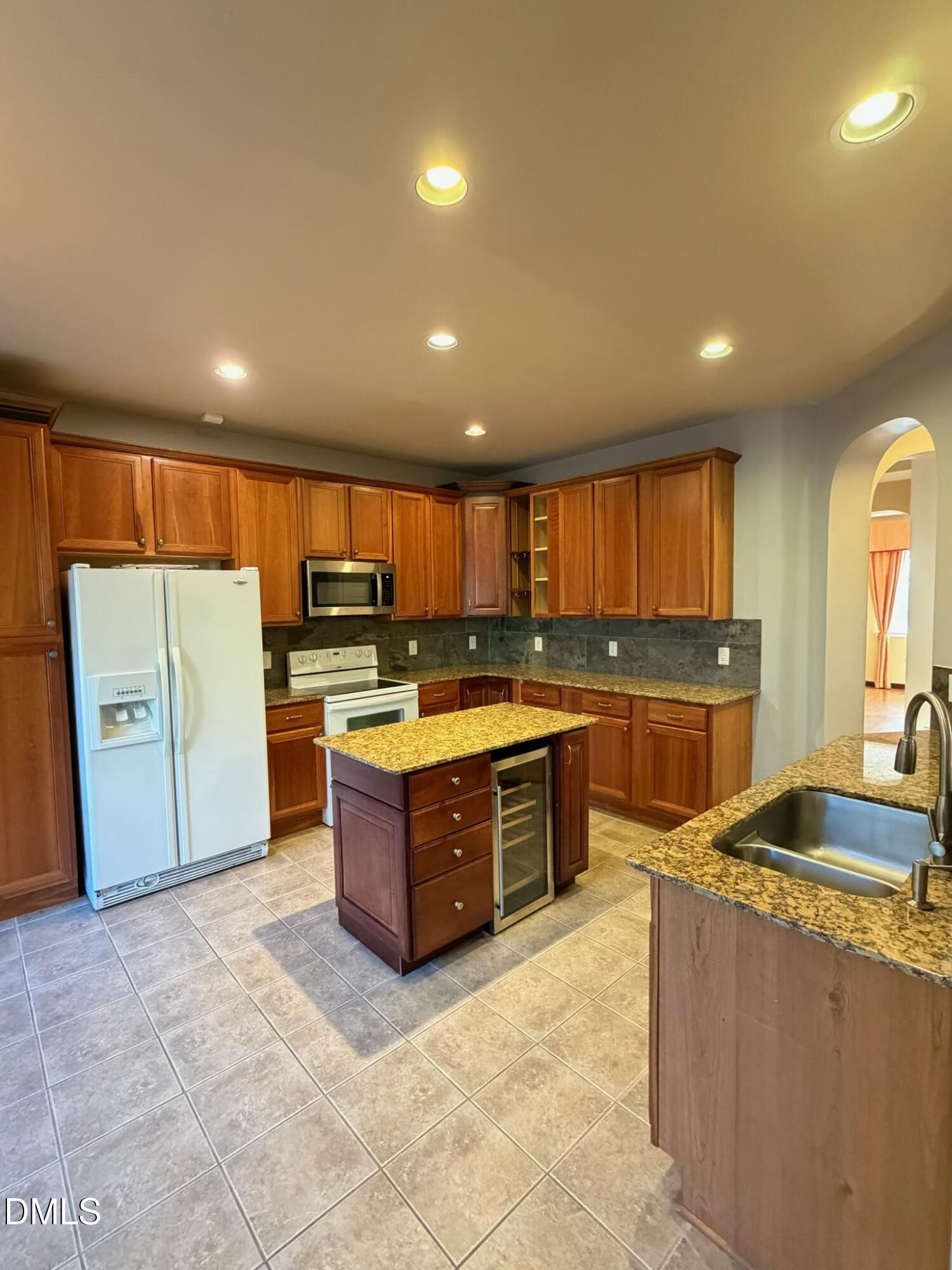 8502 Pillar Gate Lane Property Photo 6