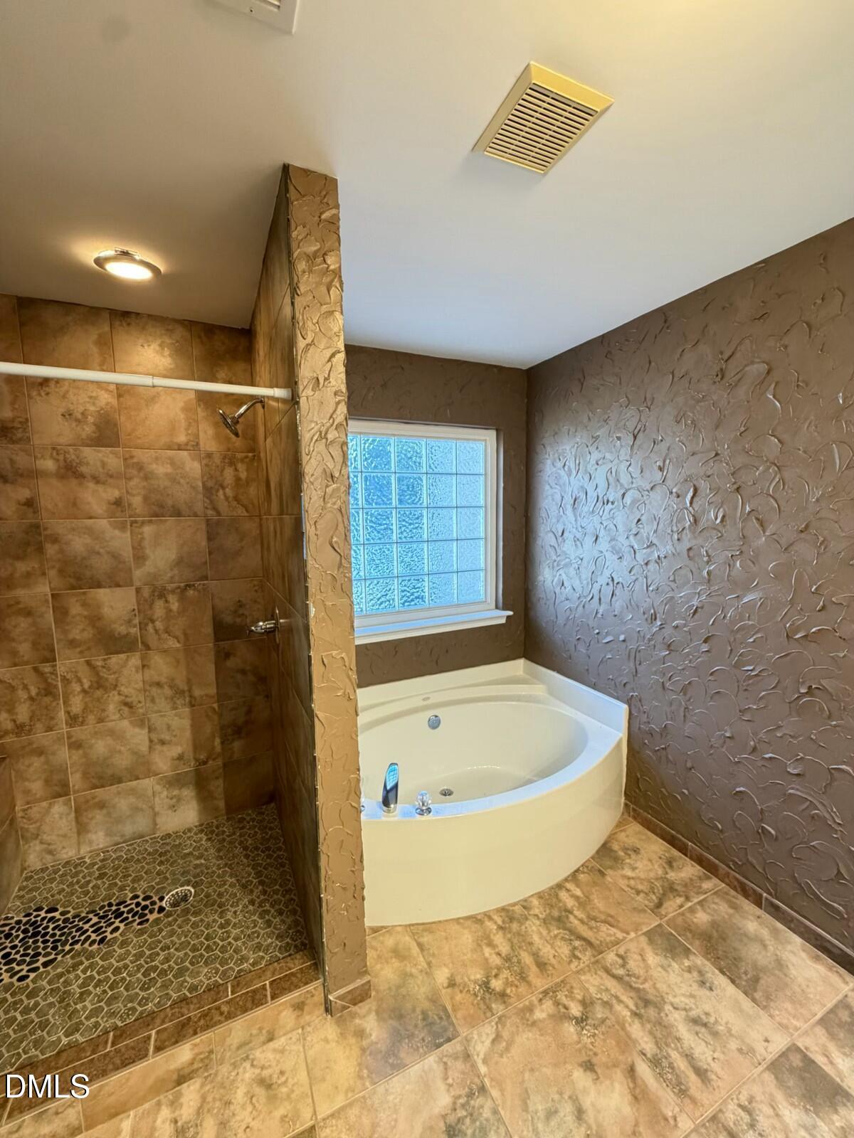 8502 Pillar Gate Lane Property Photo 12