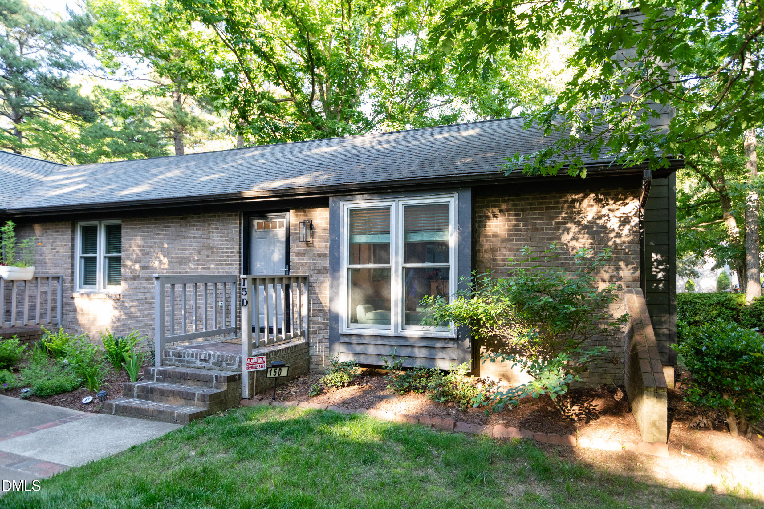 500 W Woodcroft Parkway Property Photo 1