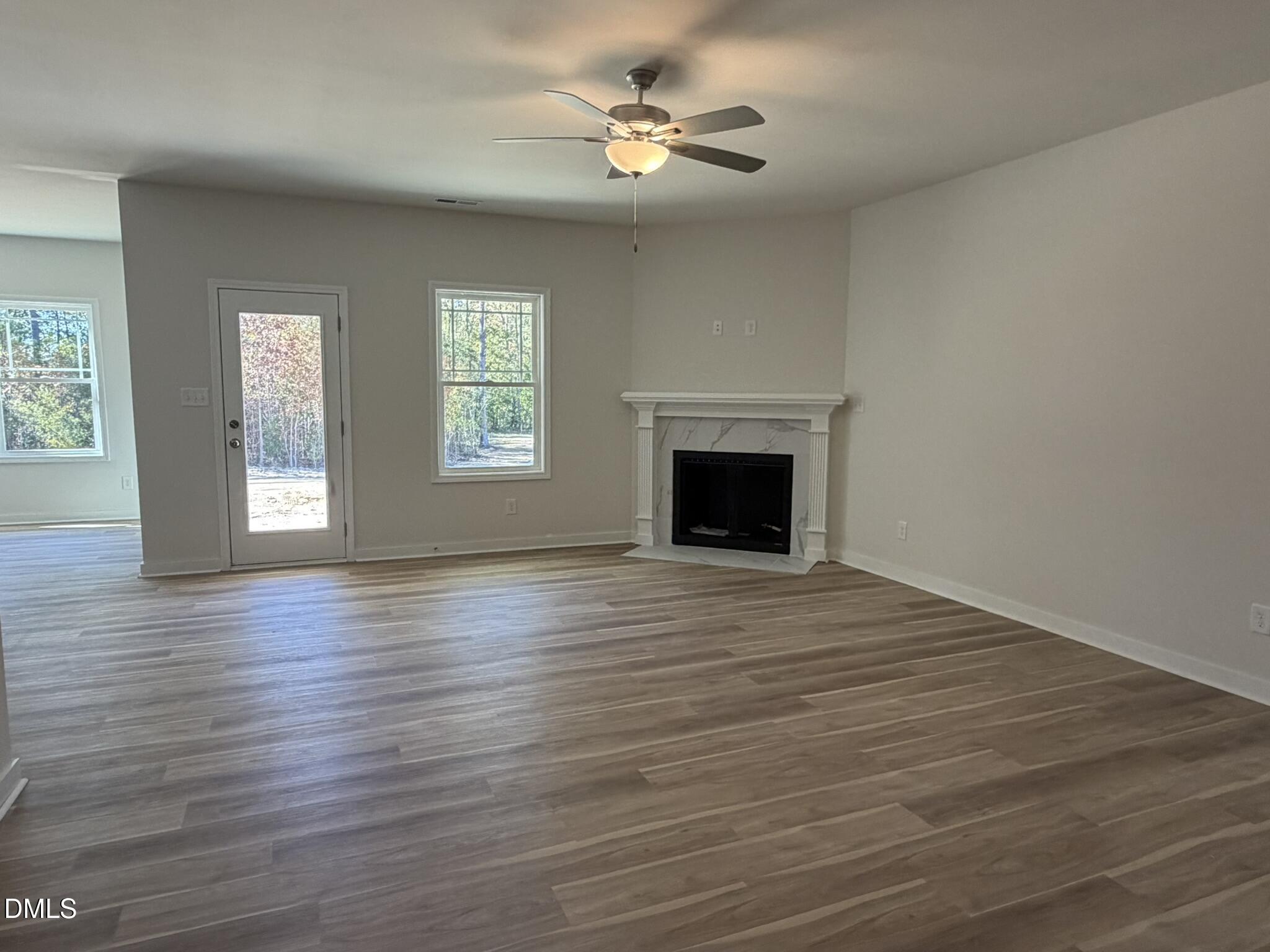 125 Seabreeze Place Property Photo 2