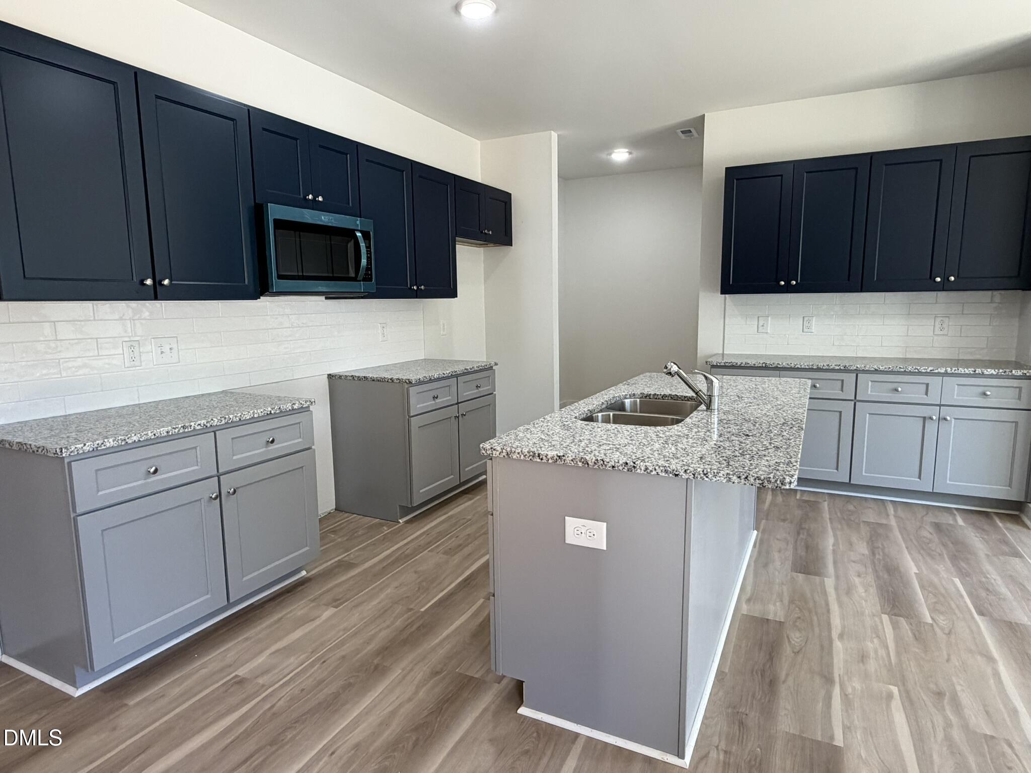 125 Seabreeze Place Property Photo 4